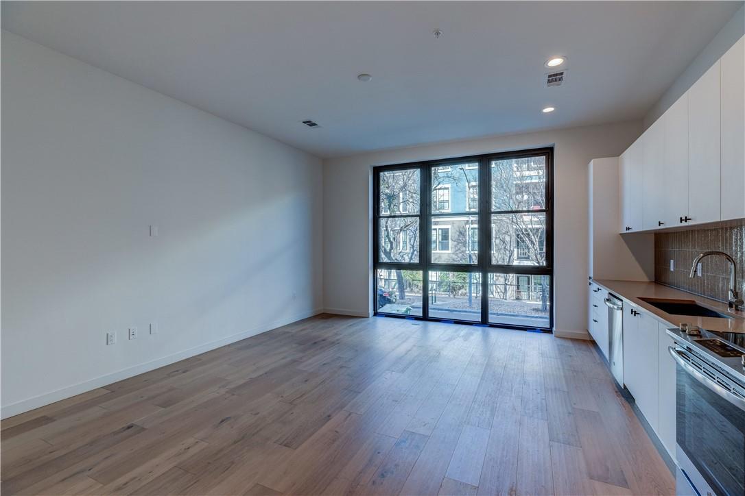 800 Embassy Dr # 117, Austin, TX 78702