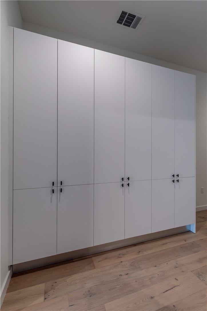 800 Embassy Dr # 117, Austin, TX 78702