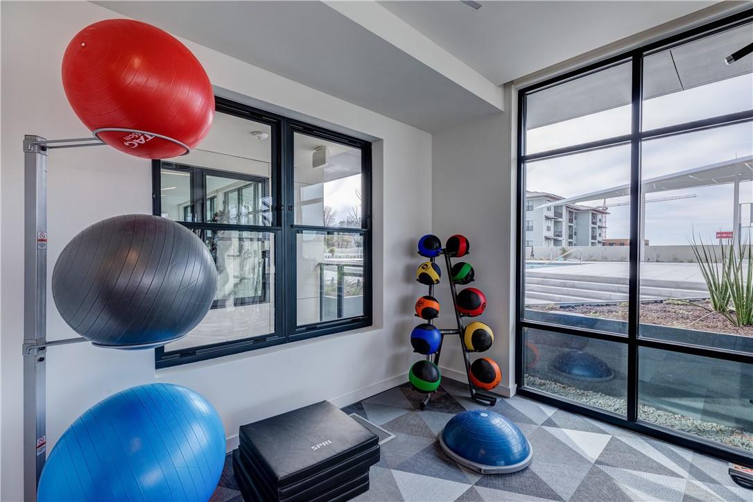 800 Embassy Dr # 117, Austin, TX 78702