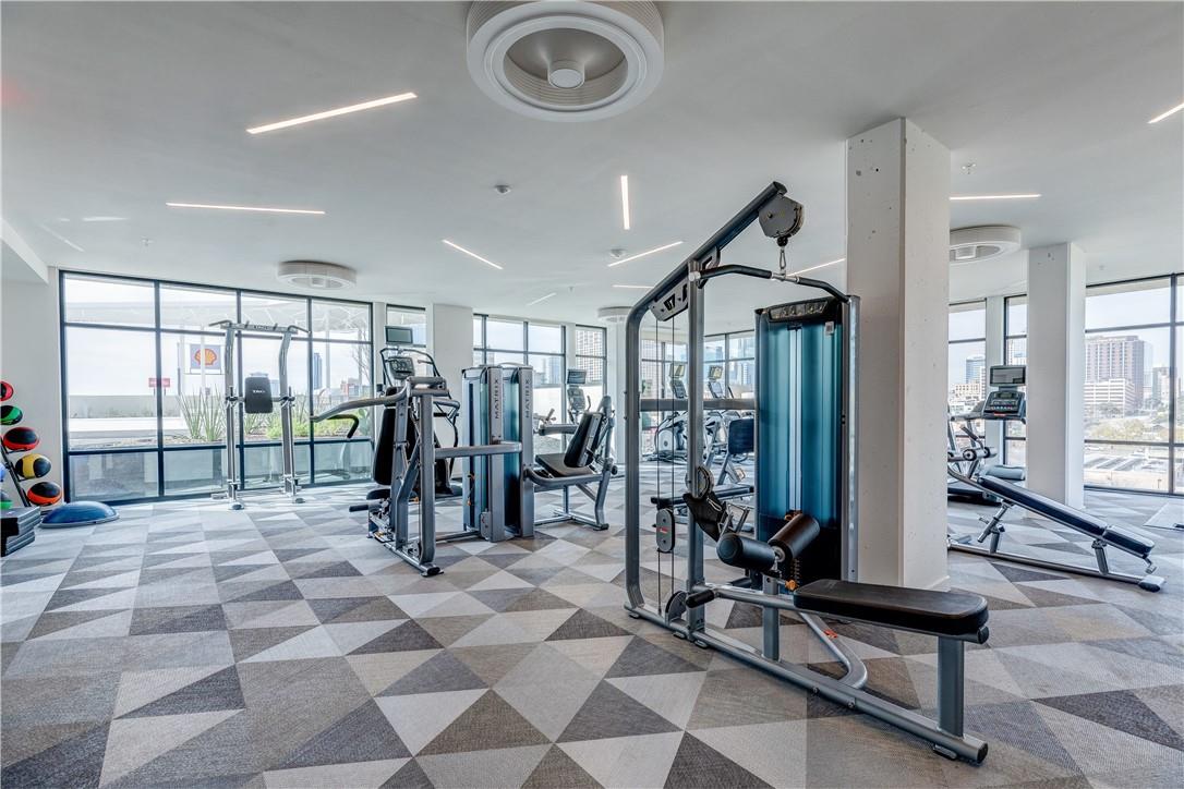 800 Embassy Dr # 117, Austin, TX 78702