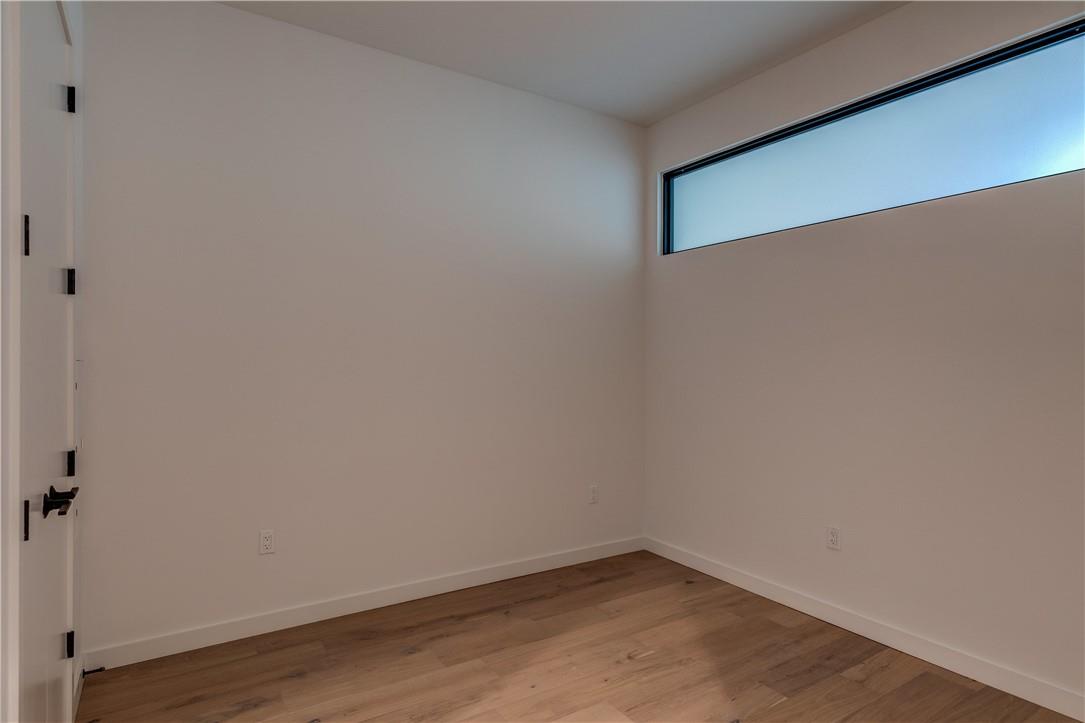 800 Embassy Dr # 117, Austin, TX 78702