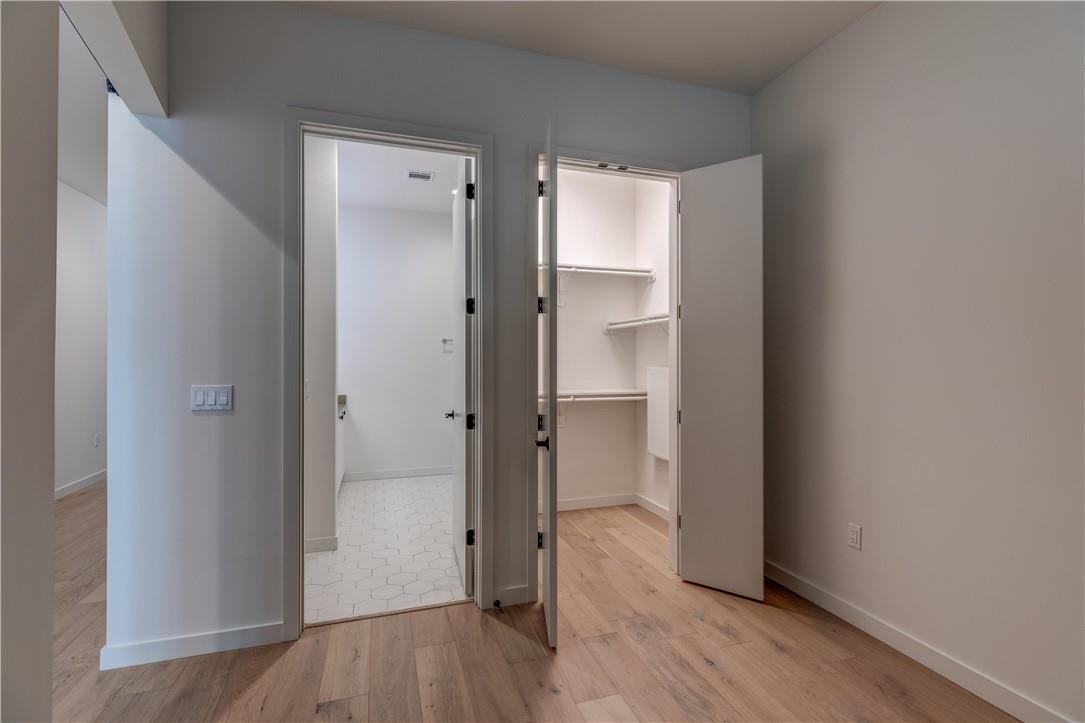 800 Embassy Dr # 117, Austin, TX 78702