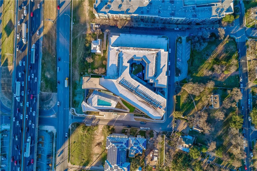 800 Embassy Dr # 117, Austin, TX 78702