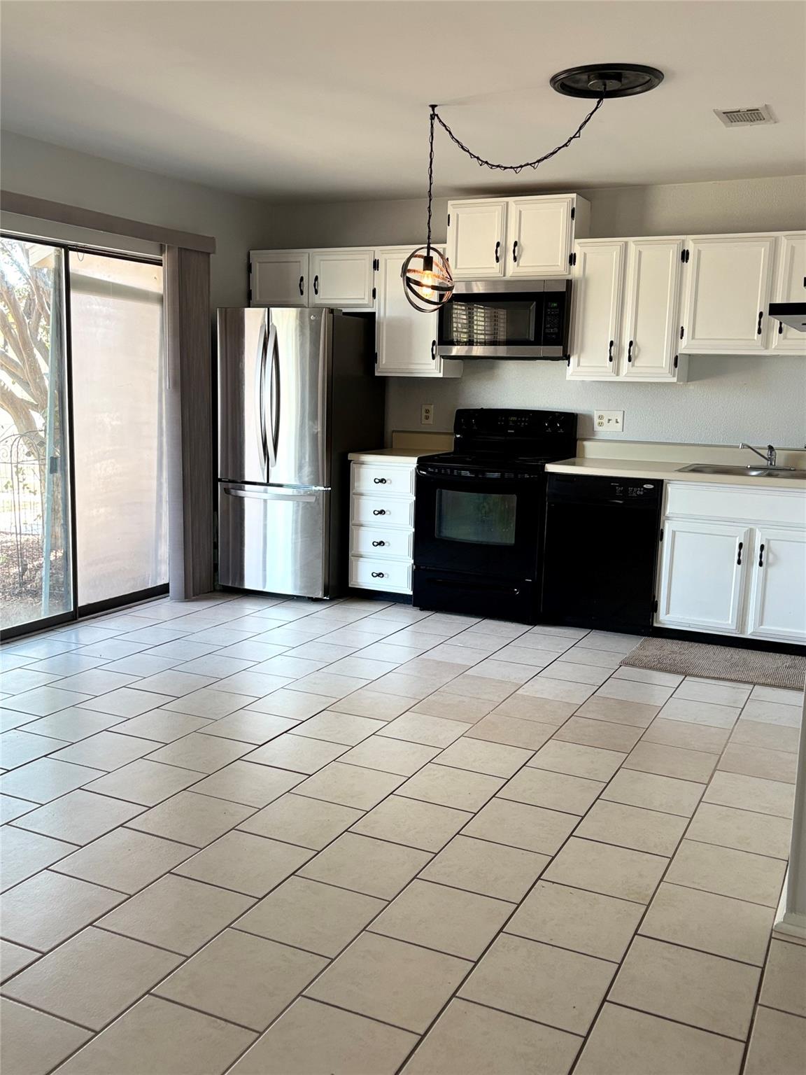 1919 American Dr # A123, Leander, TX 78645