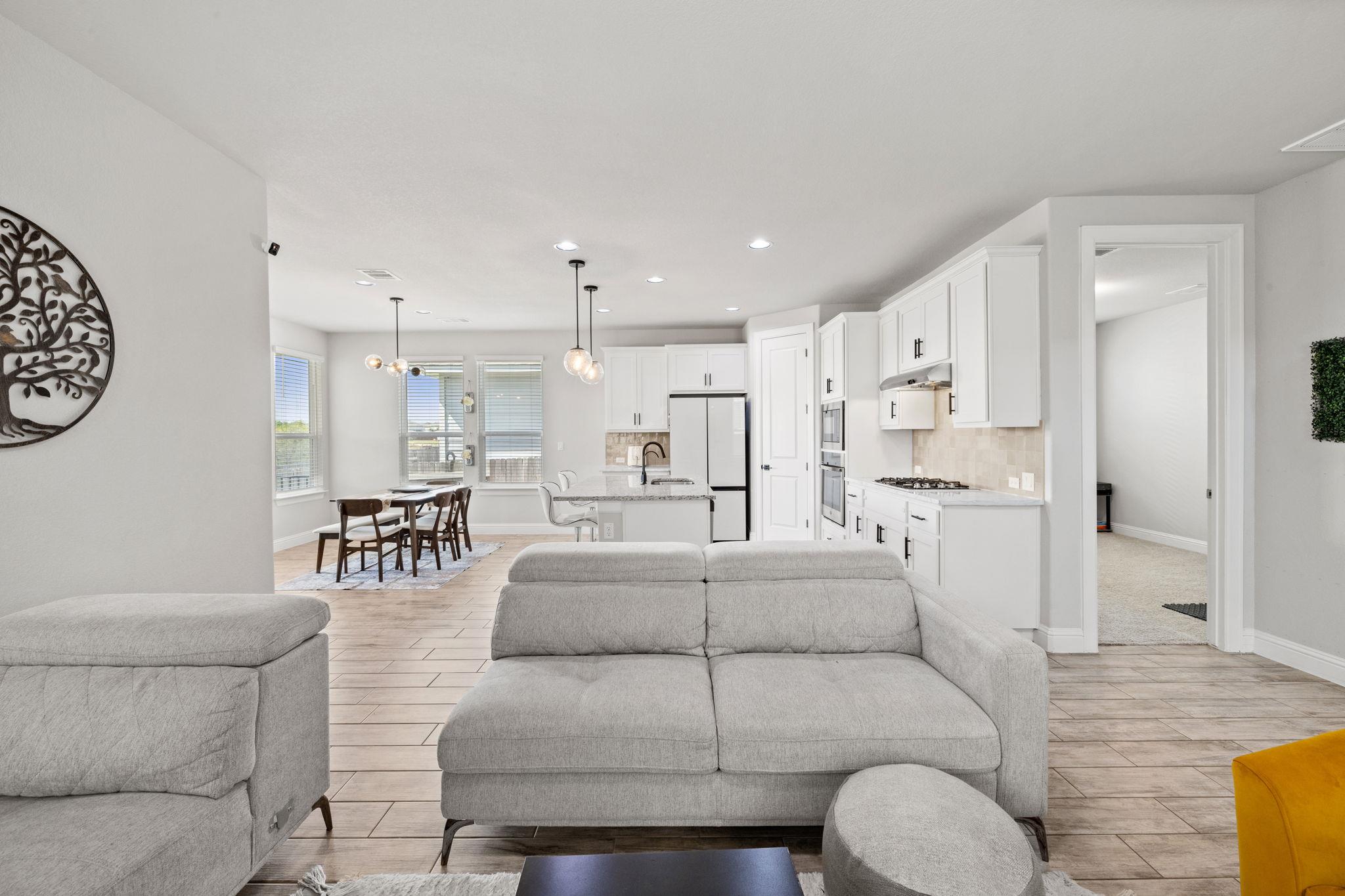 129 Stone Canyon Dr, Georgetown, TX 78628