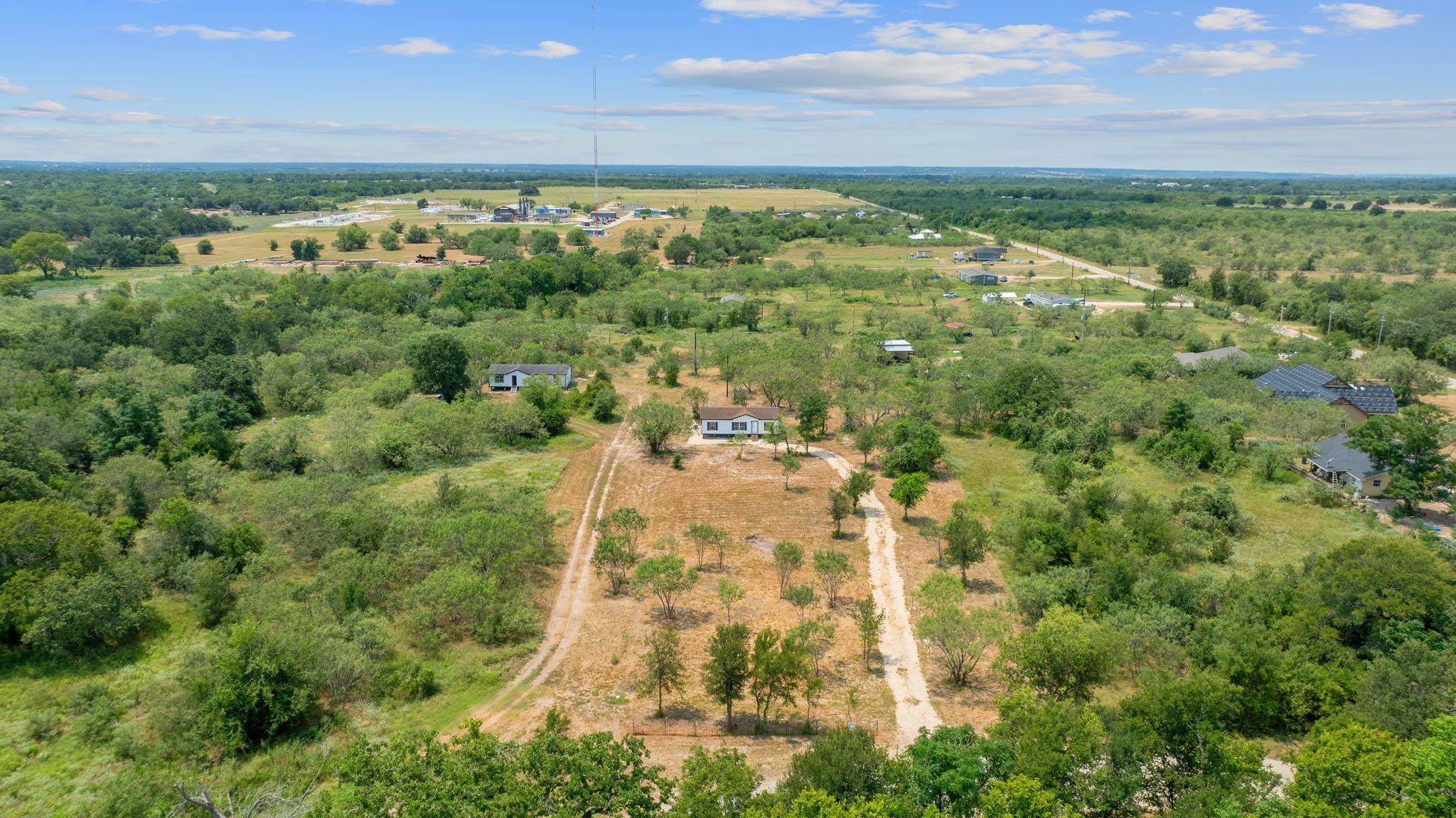 1375 Plant Rd, Luling, TX 78648