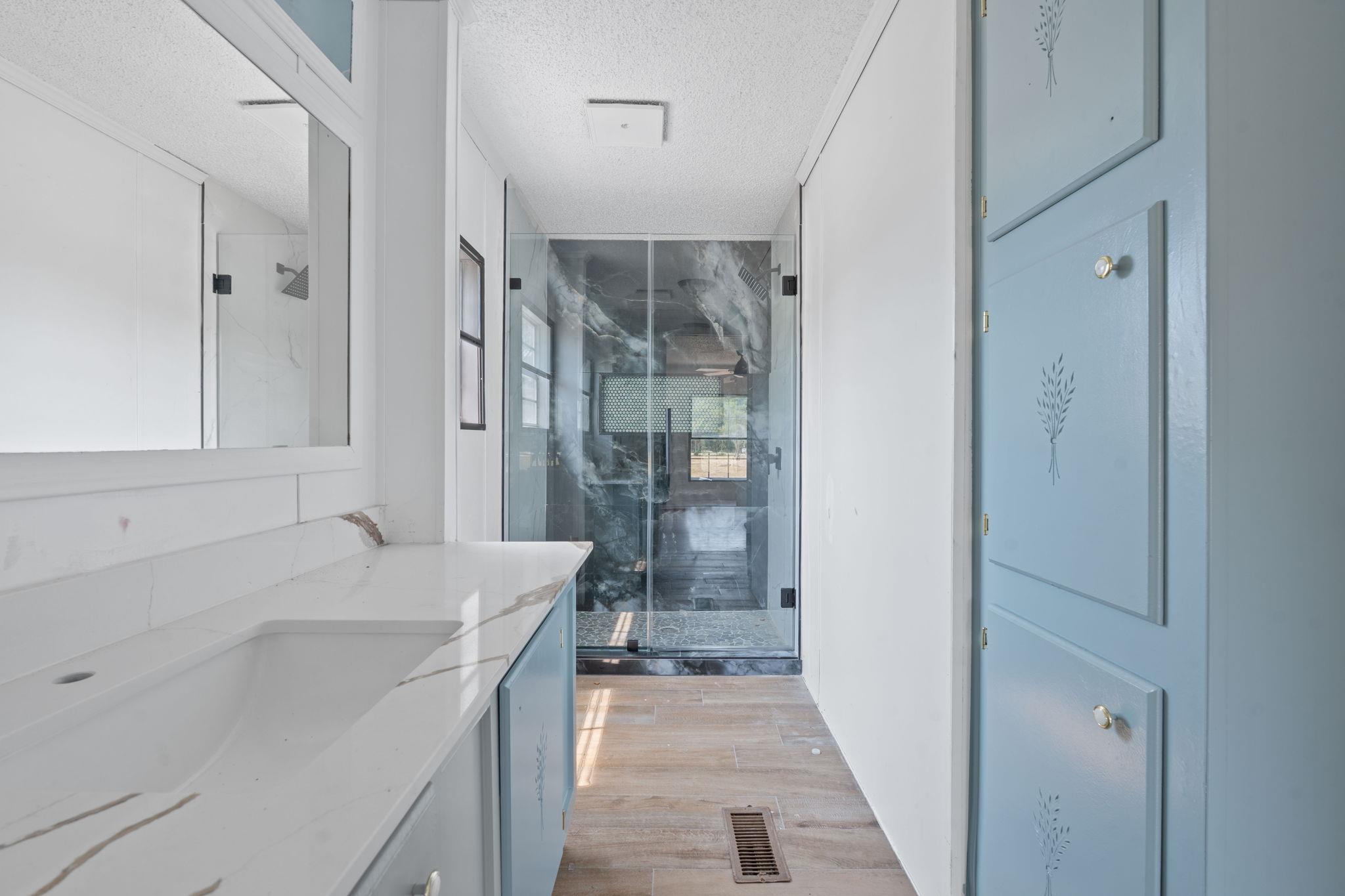 1375 Plant Rd, Luling, TX 78648