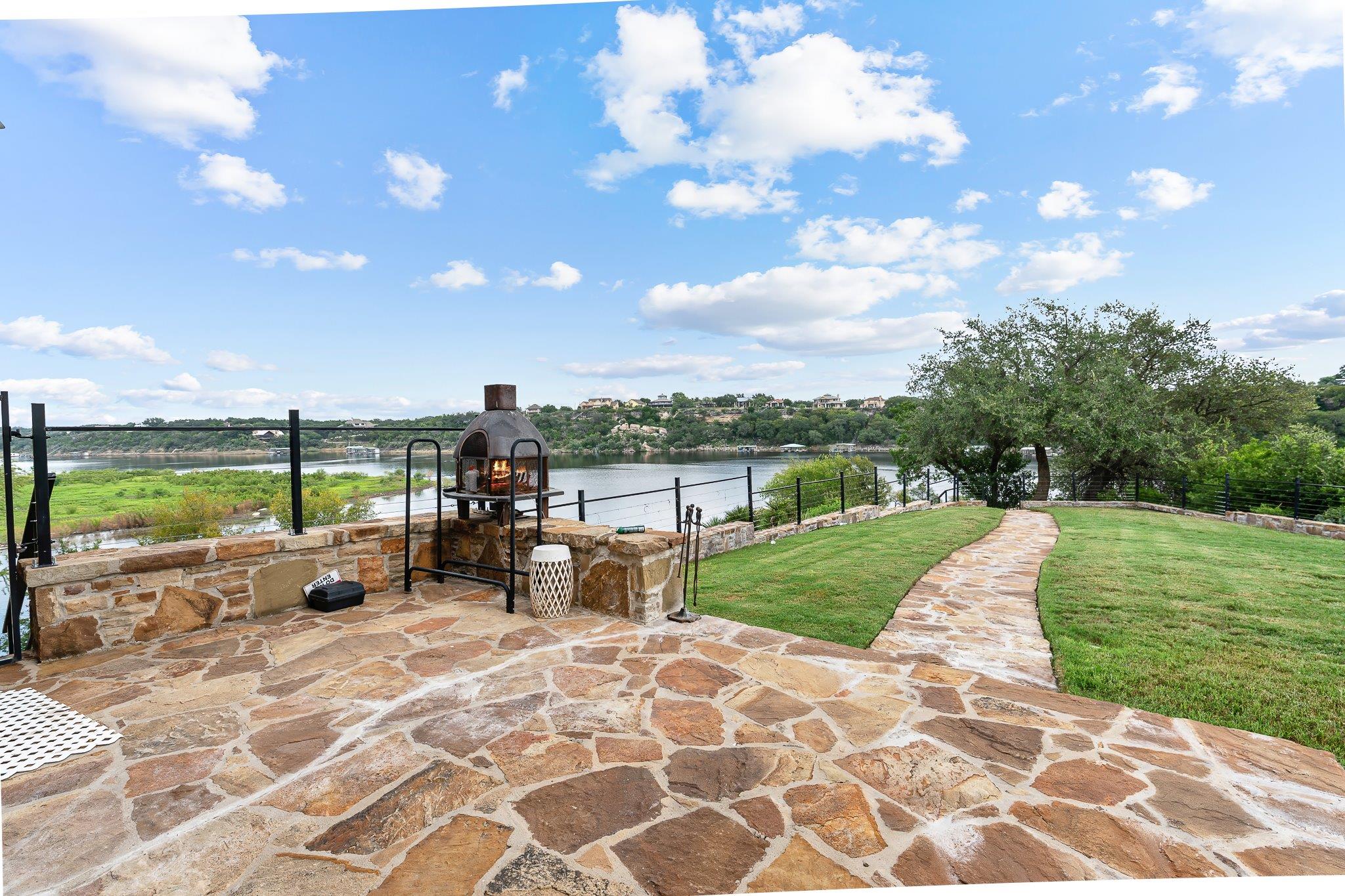 25300 Pedernales Point Dr, Spicewood, TX 78669