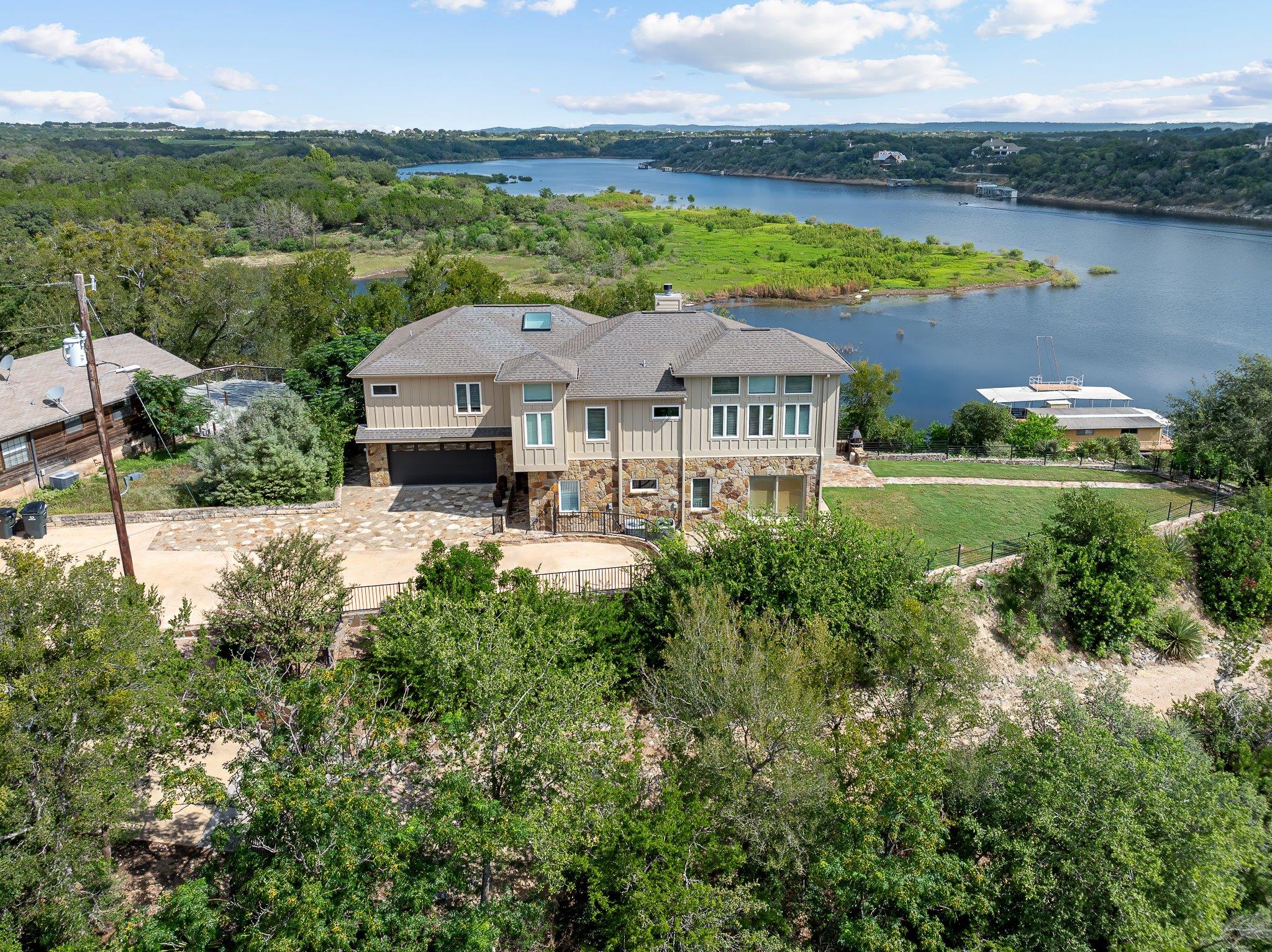 25300 Pedernales Point Dr, Spicewood, TX 78669