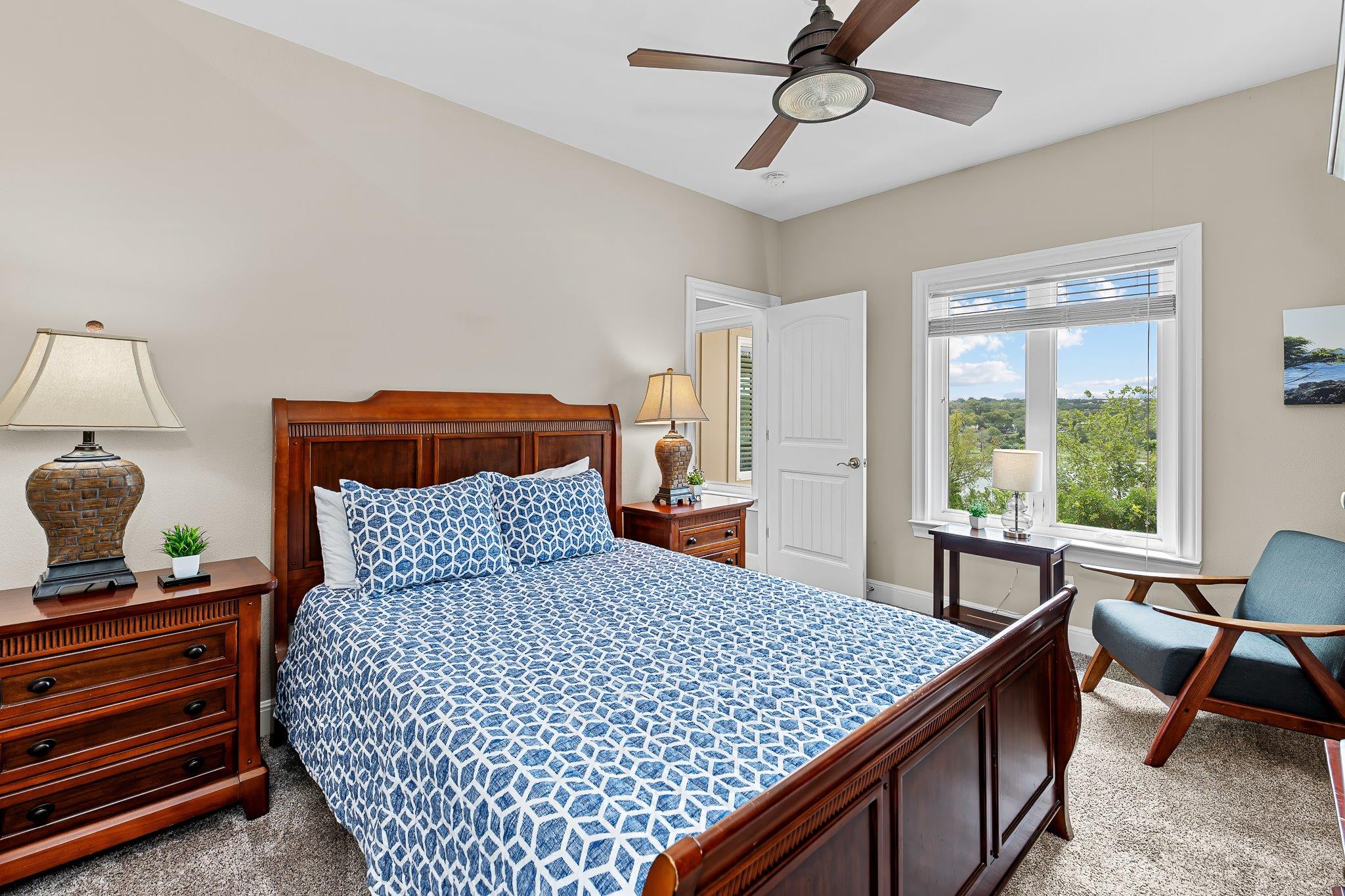 25300 Pedernales Point Dr, Spicewood, TX 78669