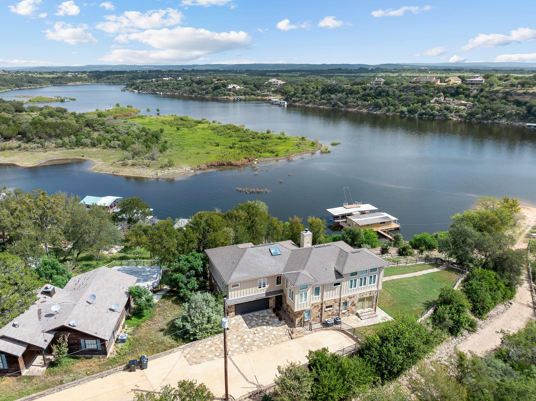 25300 Pedernales Point Dr, Spicewood, TX 78669