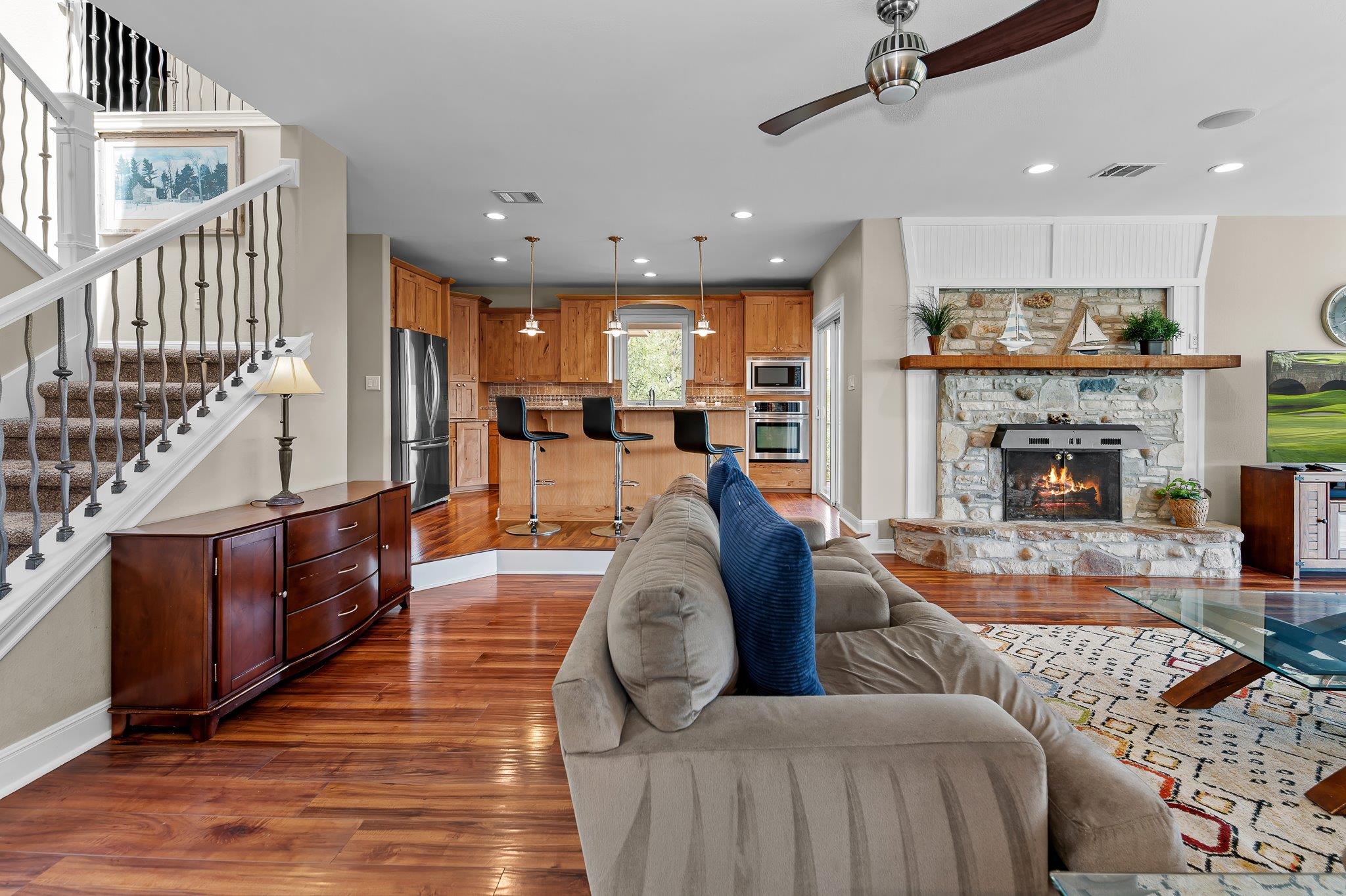 25300 Pedernales Point Dr, Spicewood, TX 78669