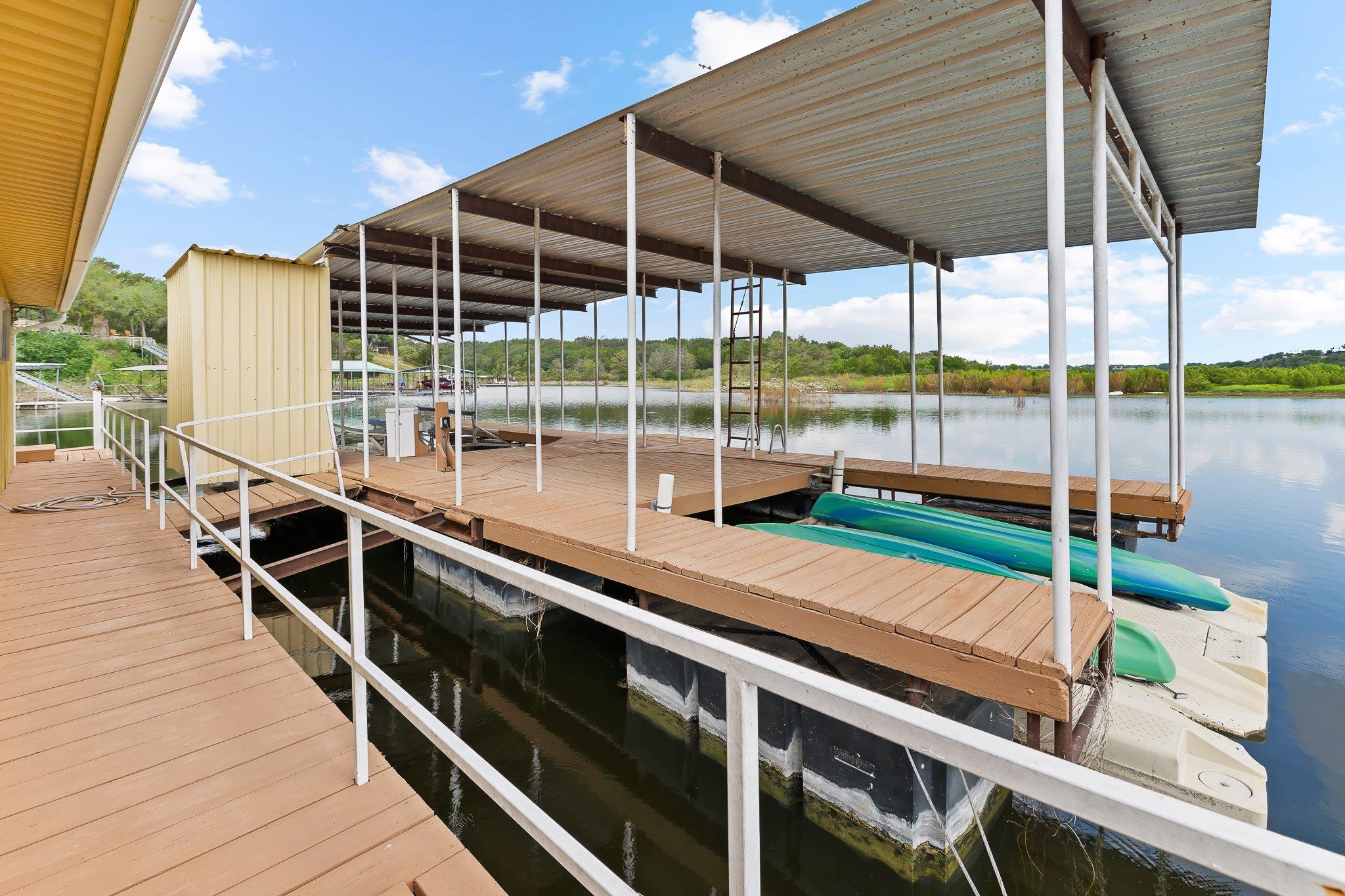 25300 Pedernales Point Dr, Spicewood, TX 78669