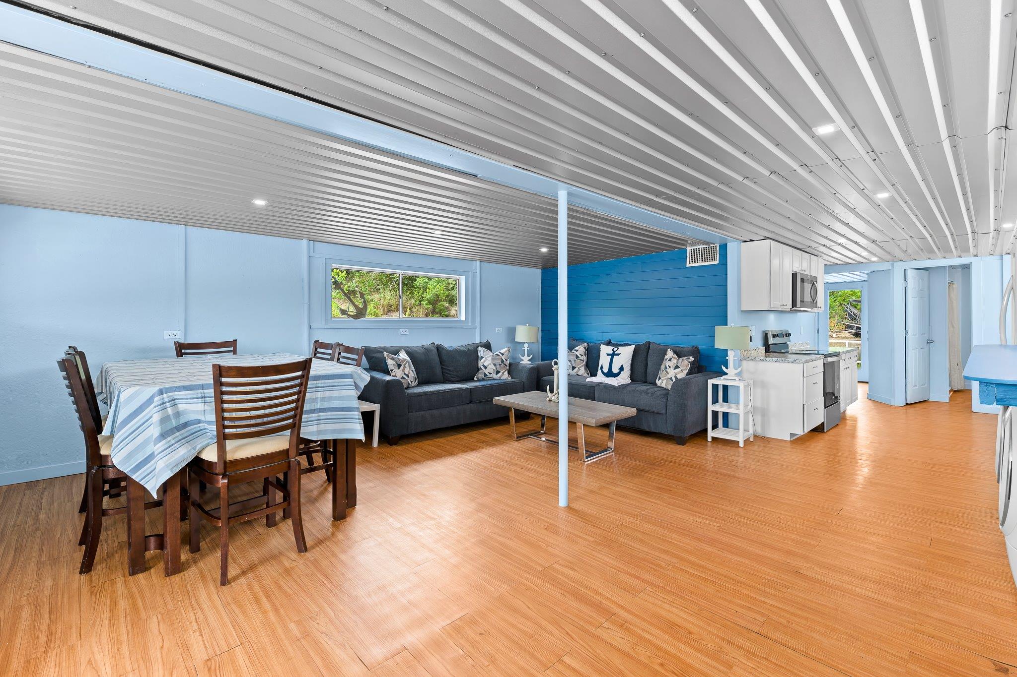 25300 Pedernales Point Dr, Spicewood, TX 78669