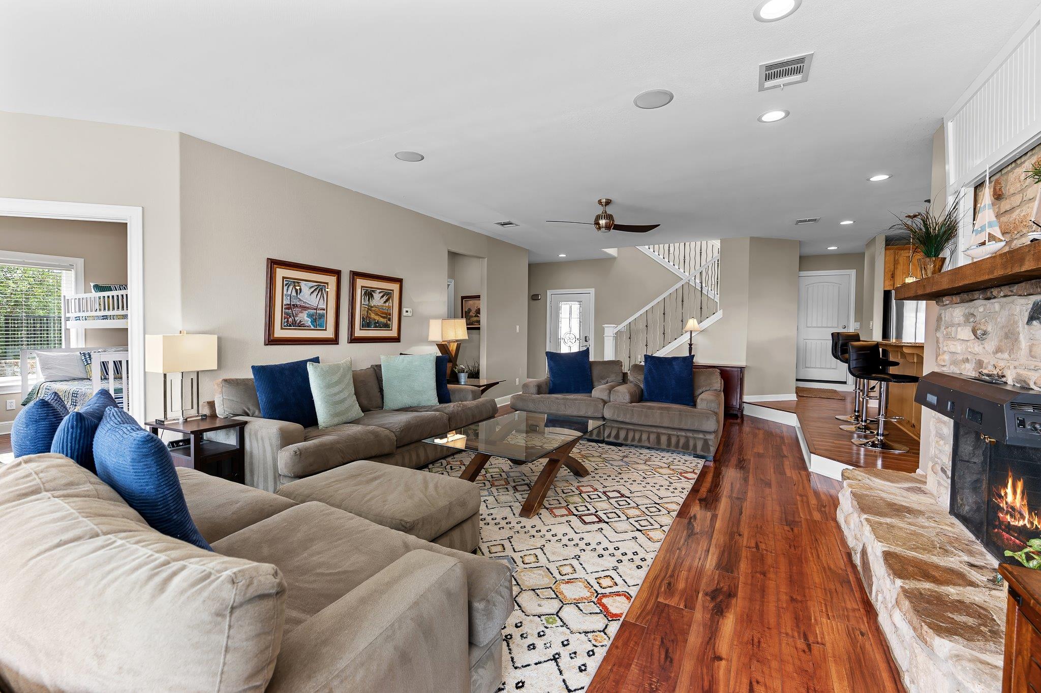 25300 Pedernales Point Dr, Spicewood, TX 78669