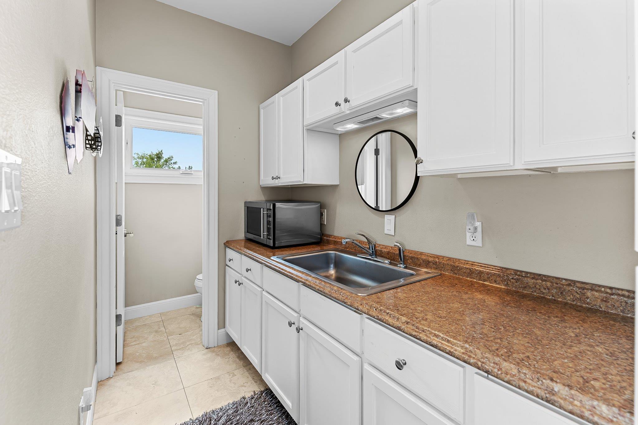 25300 Pedernales Point Dr, Spicewood, TX 78669