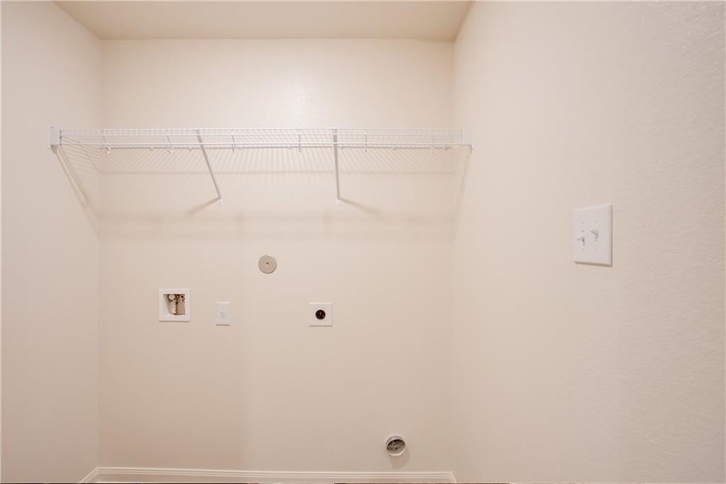 1012 Riverdale Cv, Jarrell, TX 76537