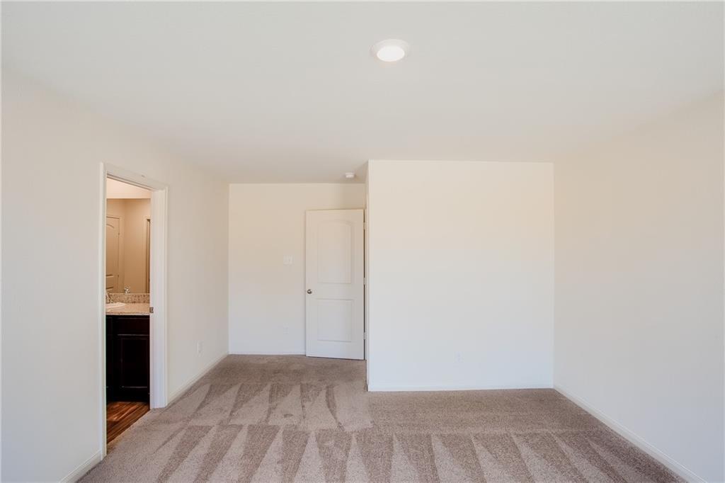 1012 Riverdale Cv, Jarrell, TX 76537