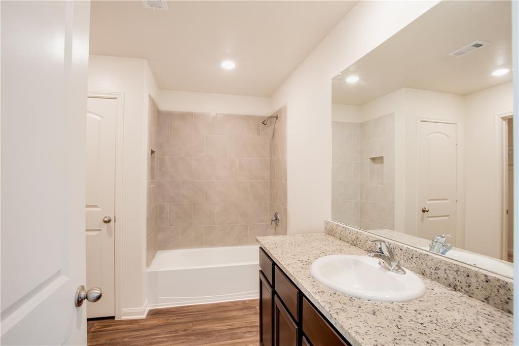 1012 Riverdale Cv, Jarrell, TX 76537