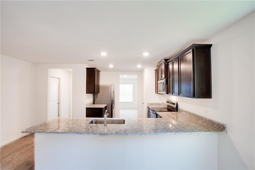 1012 Riverdale Cv, Jarrell, TX 76537