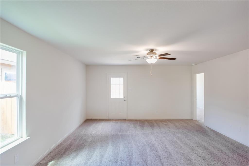 1012 Riverdale Cv, Jarrell, TX 76537