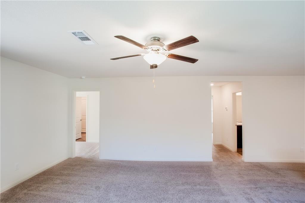 1012 Riverdale Cv, Jarrell, TX 76537