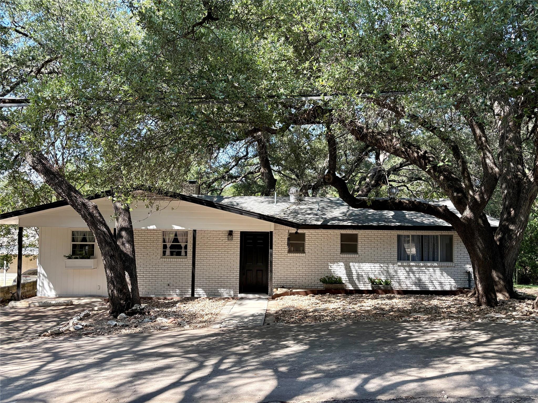 1117 County Road 132B, Kingsland, TX 78639