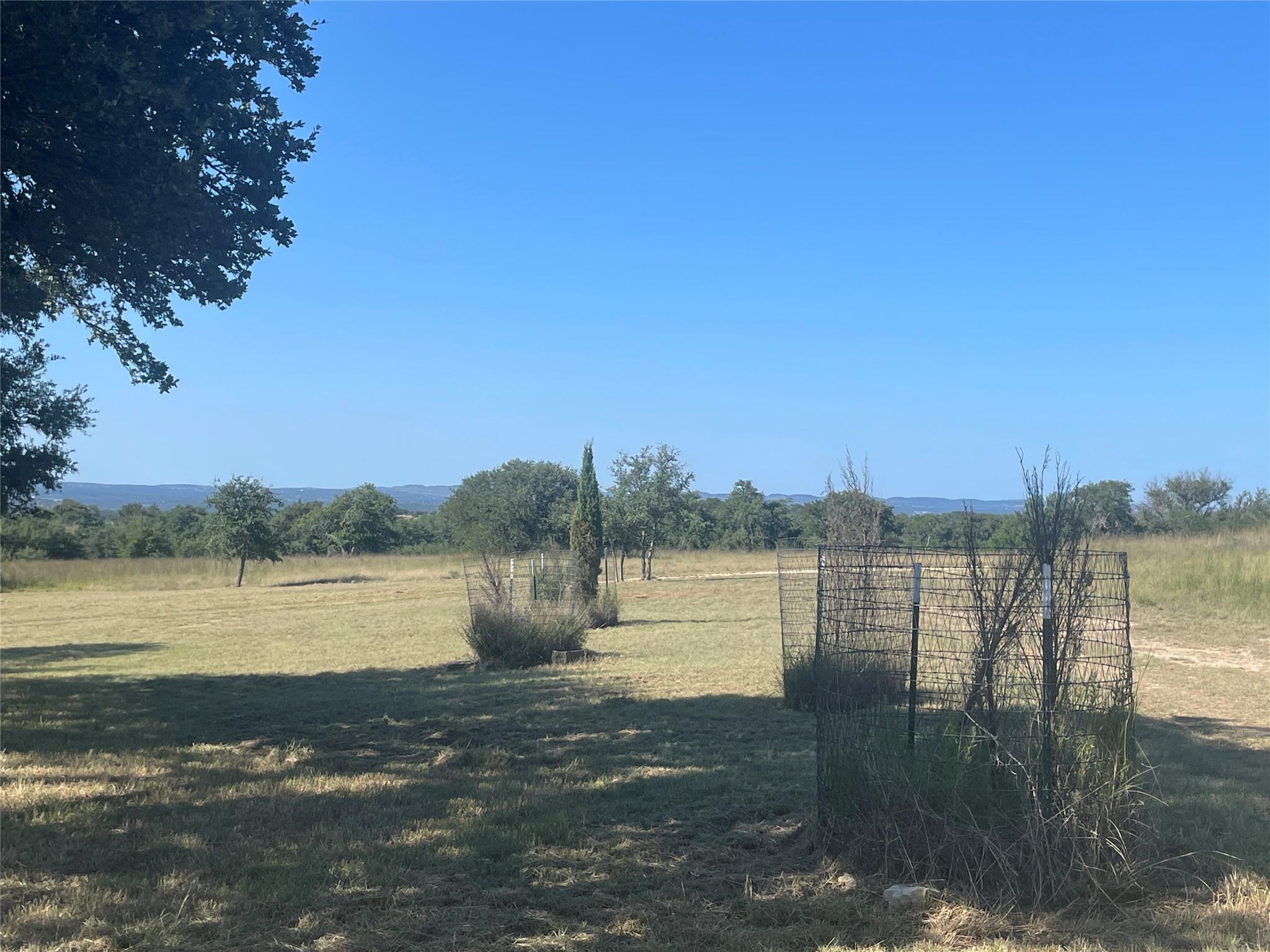 428 Summit Spring Ln, Johnson City, TX 78636