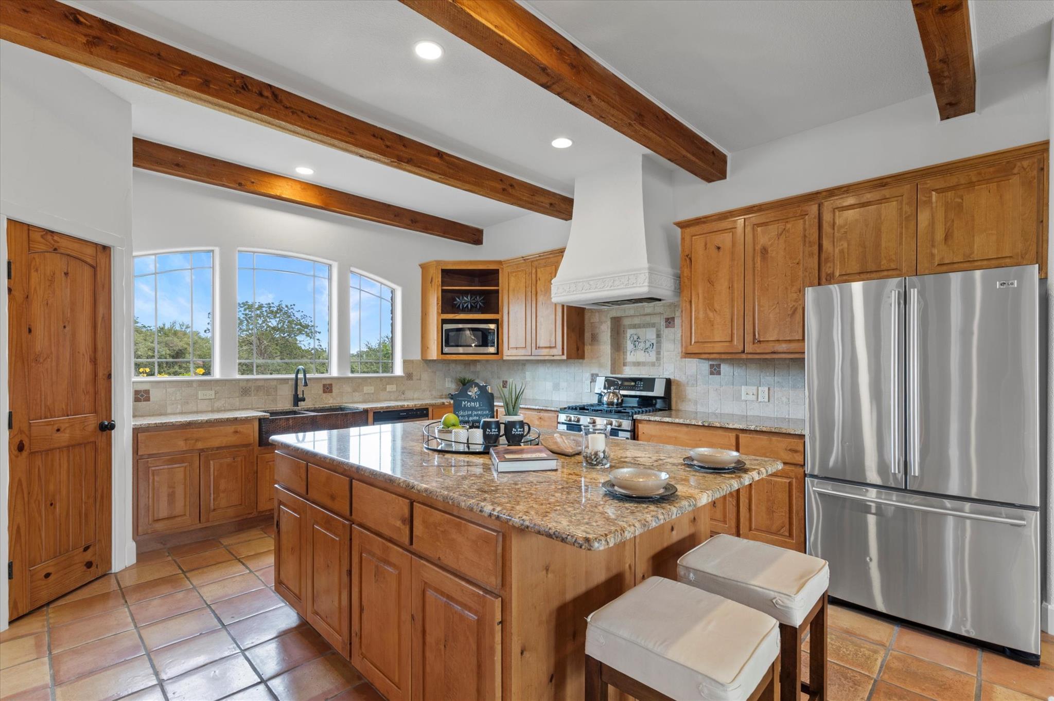 189 Sandy Creek Ranch Dr, Smithville, TX 78957