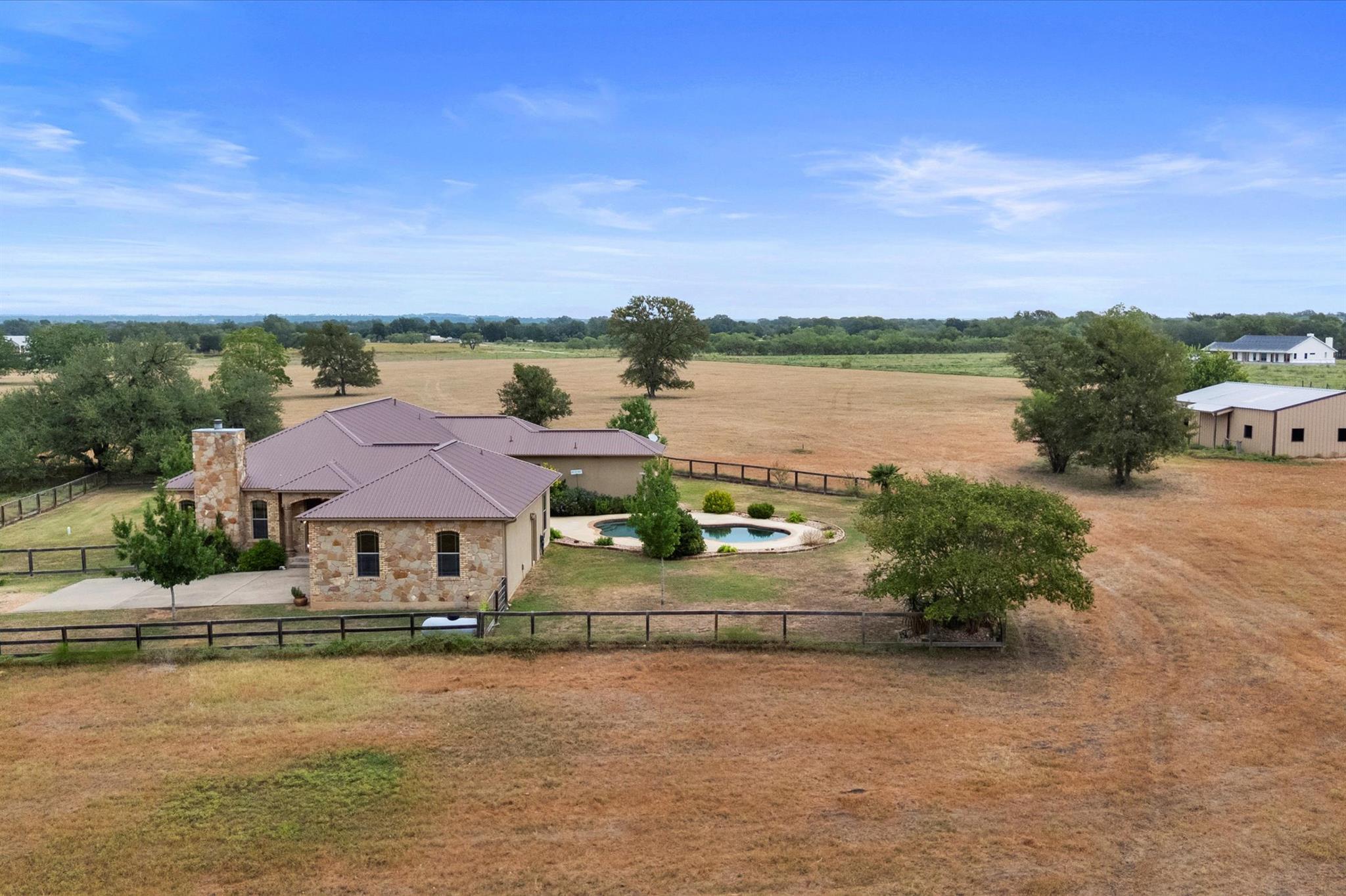 189 Sandy Creek Ranch Dr, Smithville, TX 78957