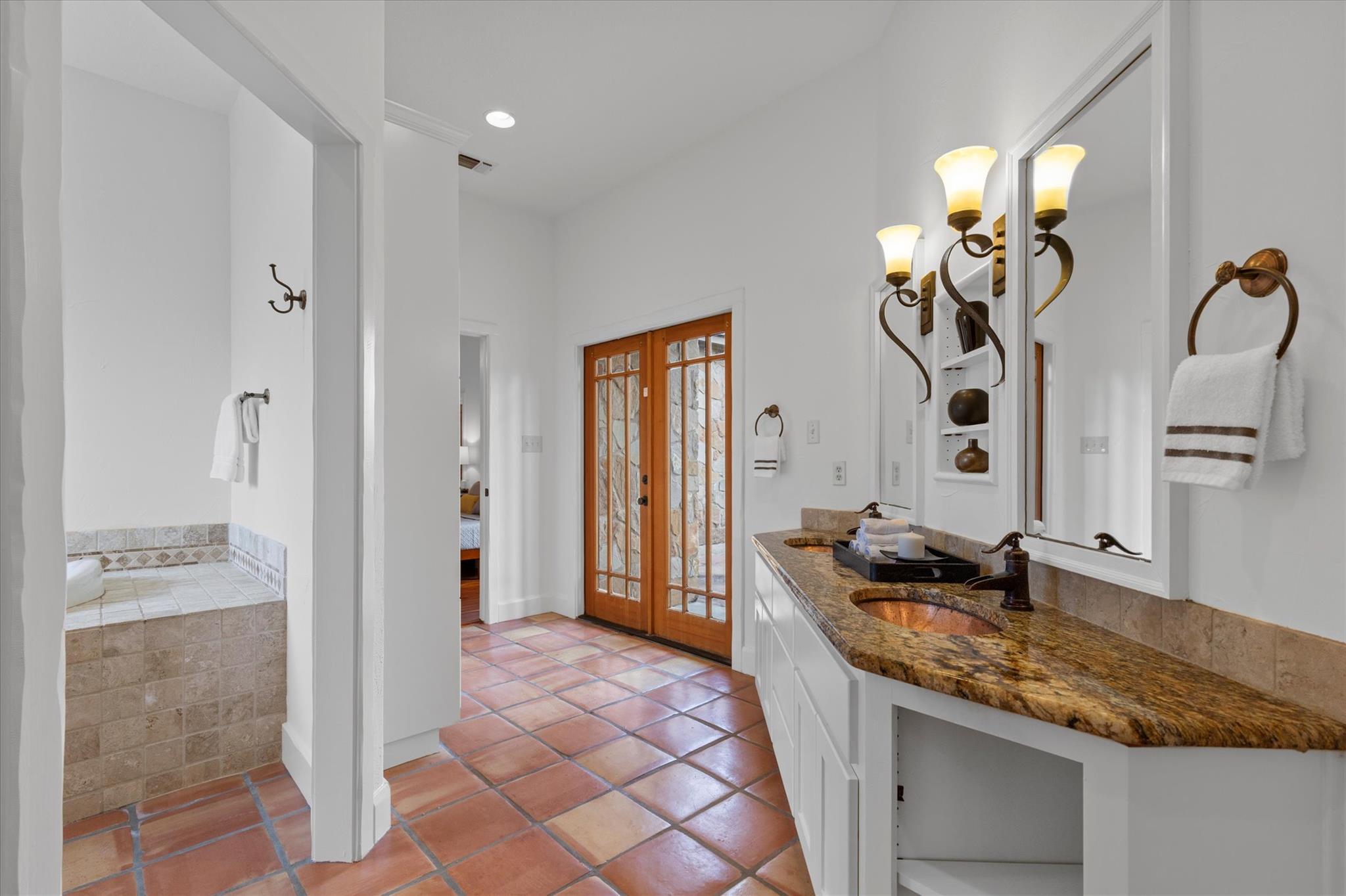 189 Sandy Creek Ranch Dr, Smithville, TX 78957