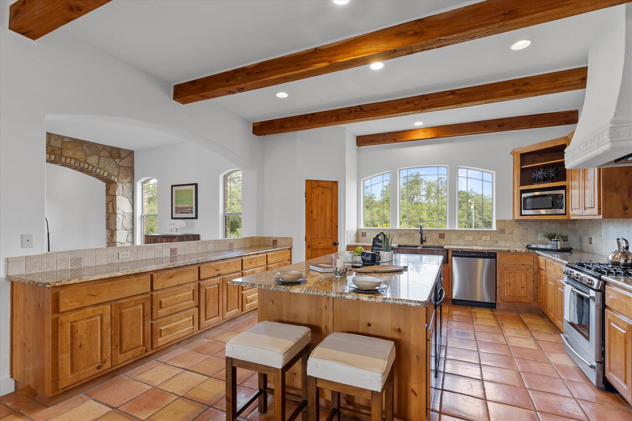 189 Sandy Creek Ranch Dr, Smithville, TX 78957