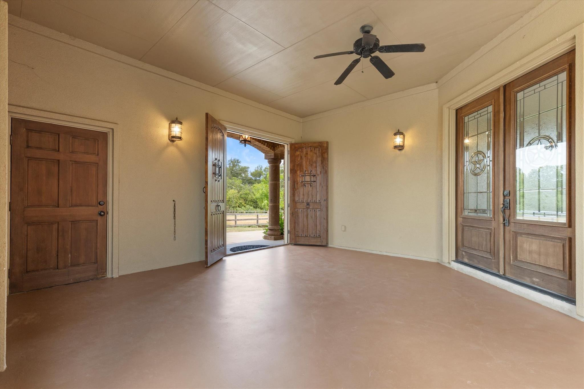 189 Sandy Creek Ranch Dr, Smithville, TX 78957