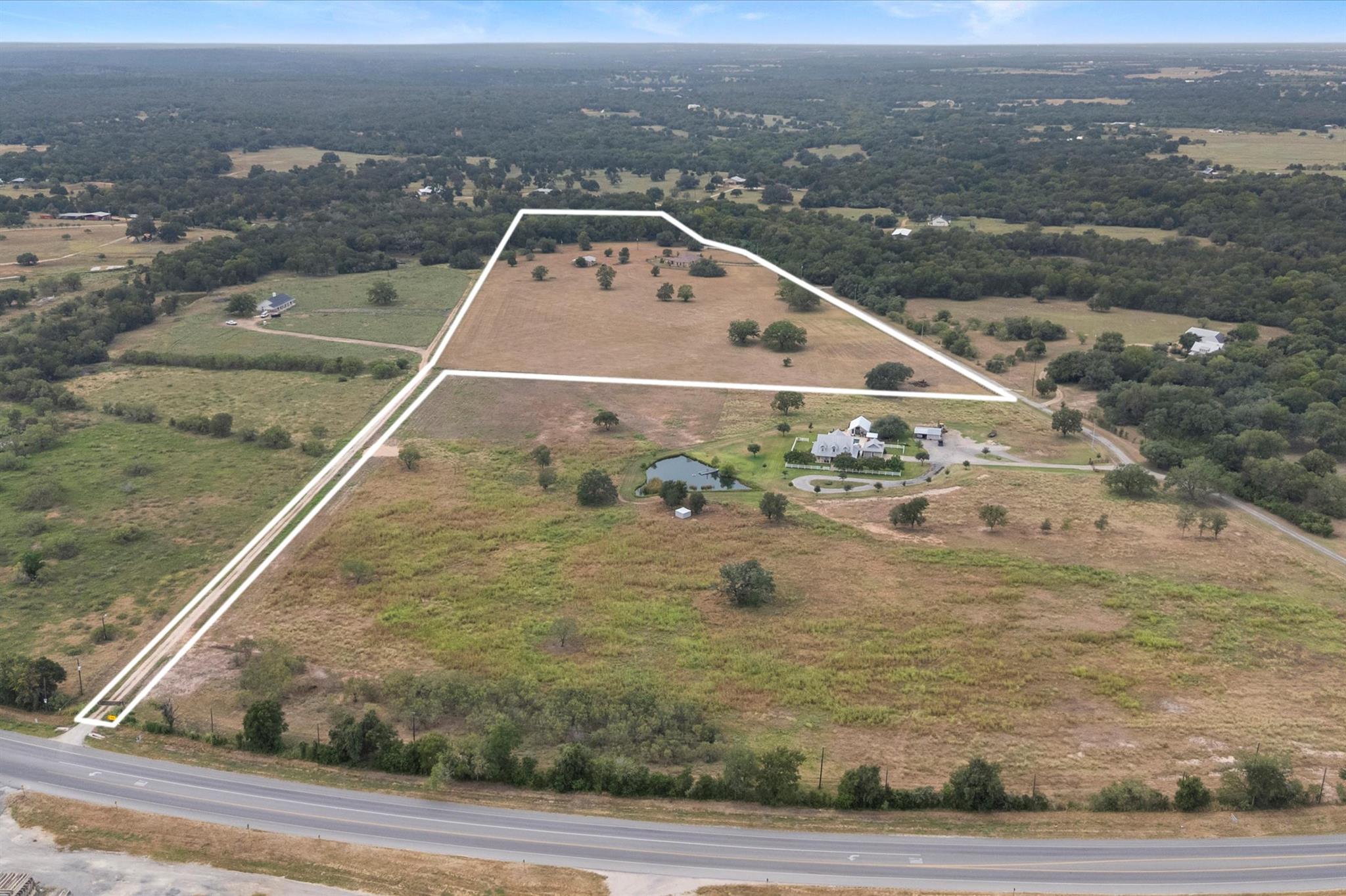 189 Sandy Creek Ranch Dr, Smithville, TX 78957