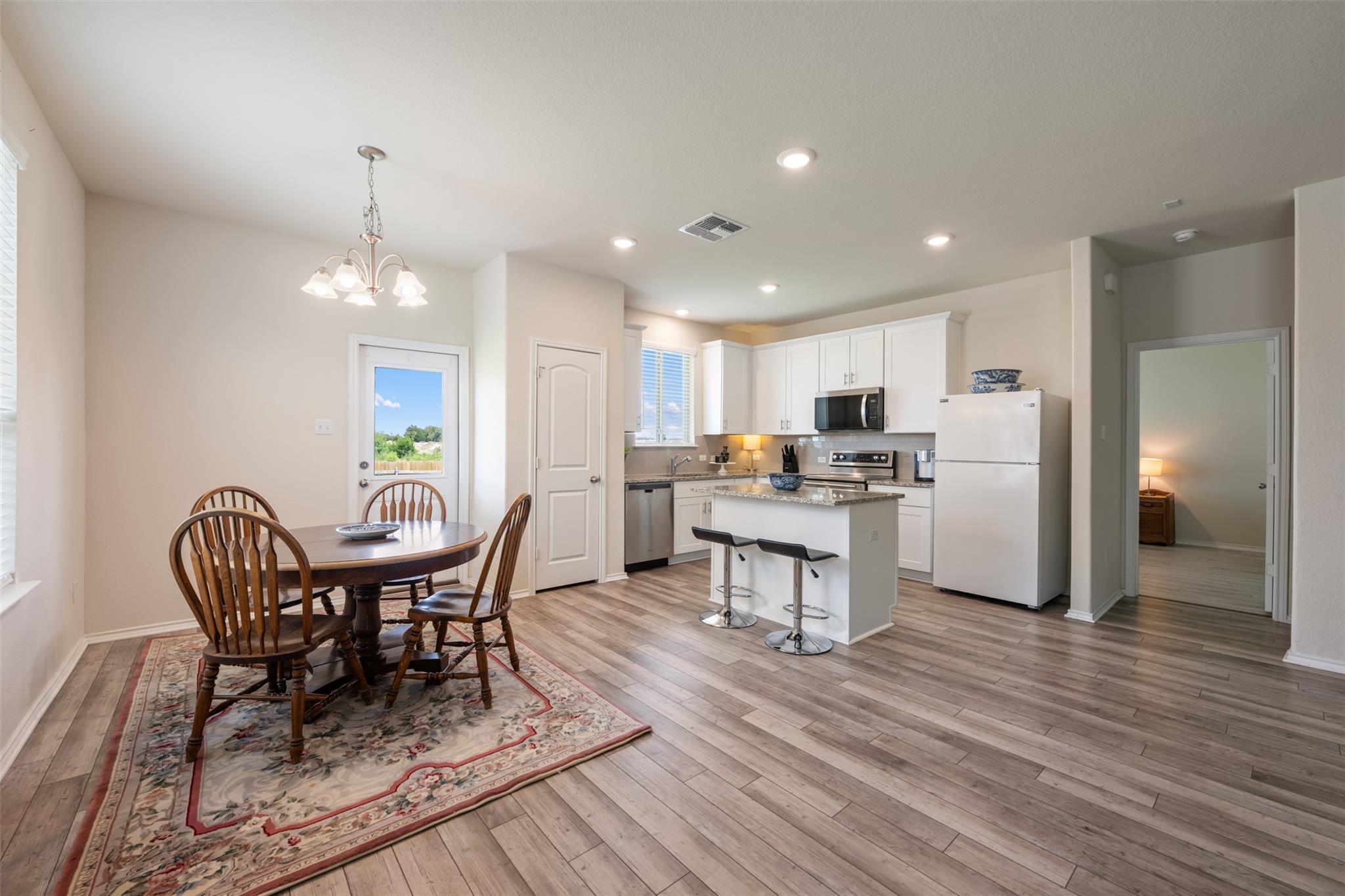 225 Gunther Way, Taylor, TX 76574