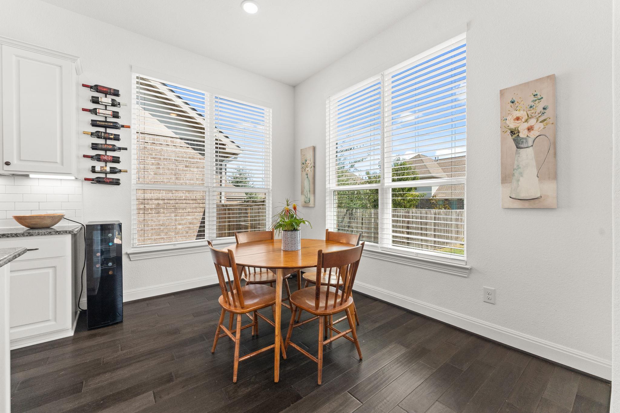 932 Inge Ln, Leander, TX 78641