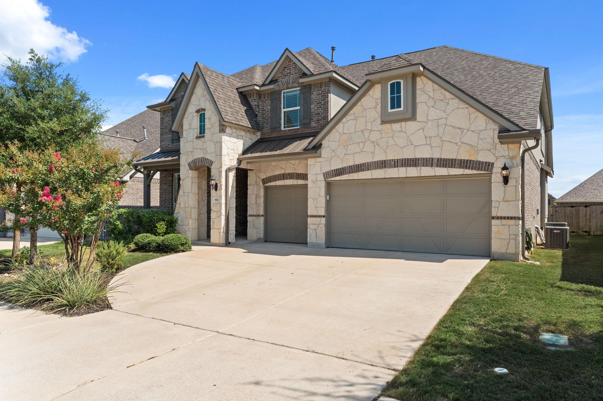 932 Inge Ln, Leander, TX 78641