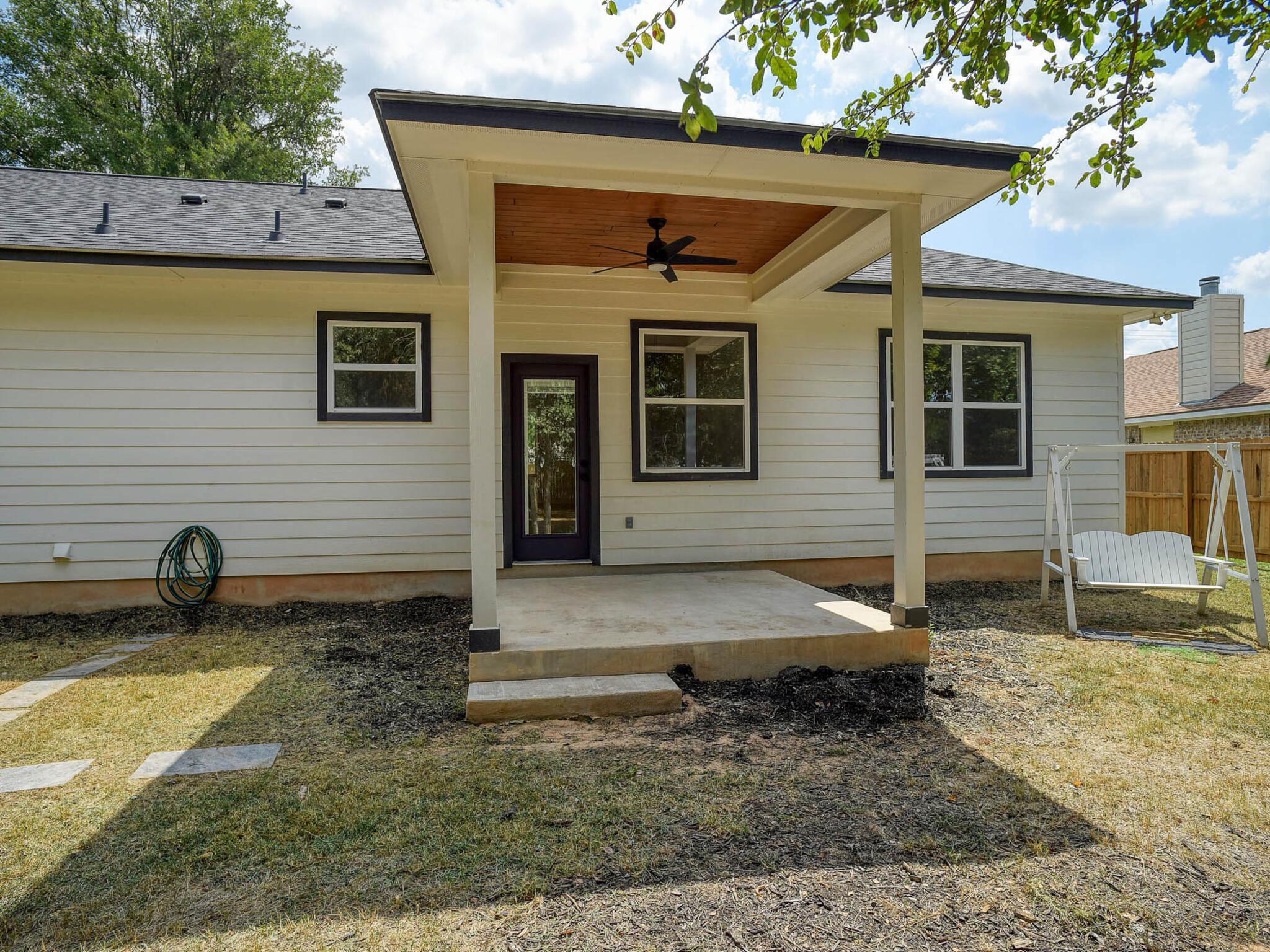 134 Pohakuloa Dr, Bastrop, TX 78602