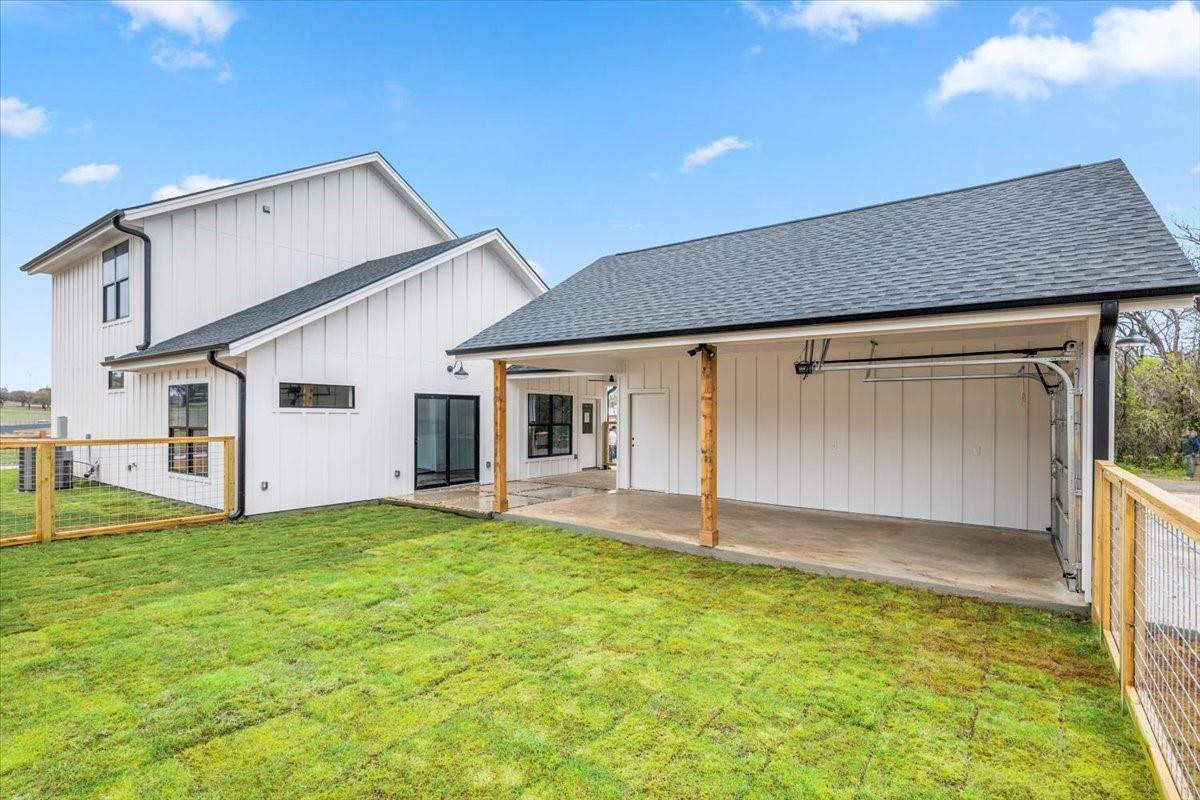 203 N Avenue J, Johnson City, TX 78636