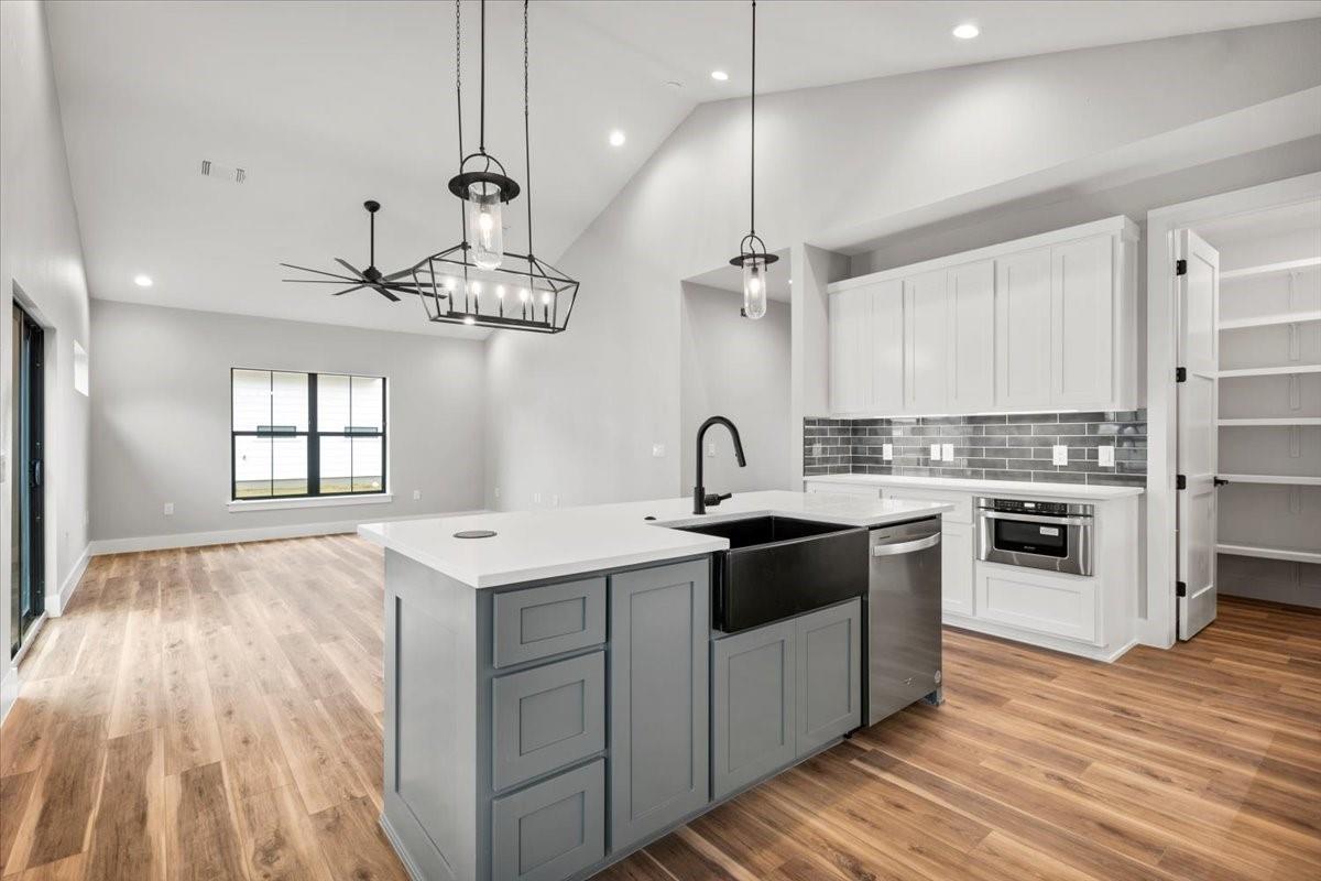 203 N Avenue J, Johnson City, TX 78636