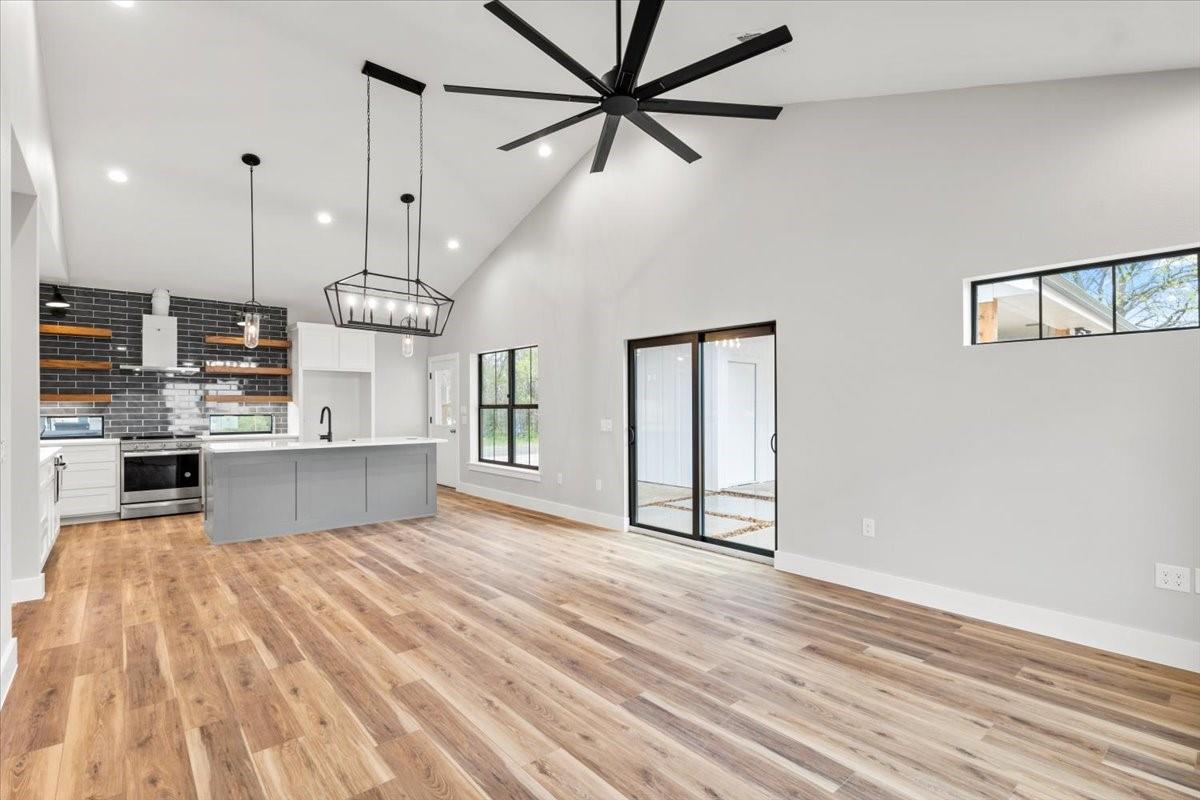 203 N Avenue J, Johnson City, TX 78636