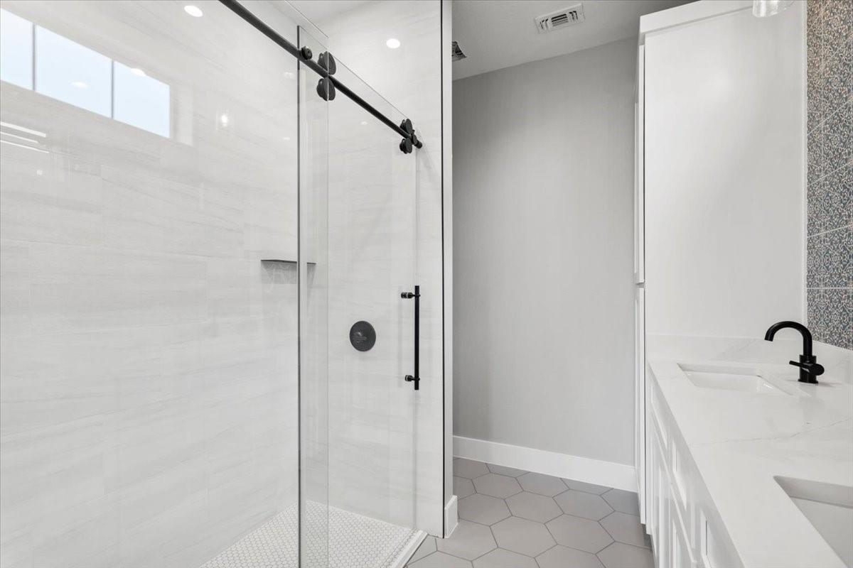 203 N Avenue J, Johnson City, TX 78636