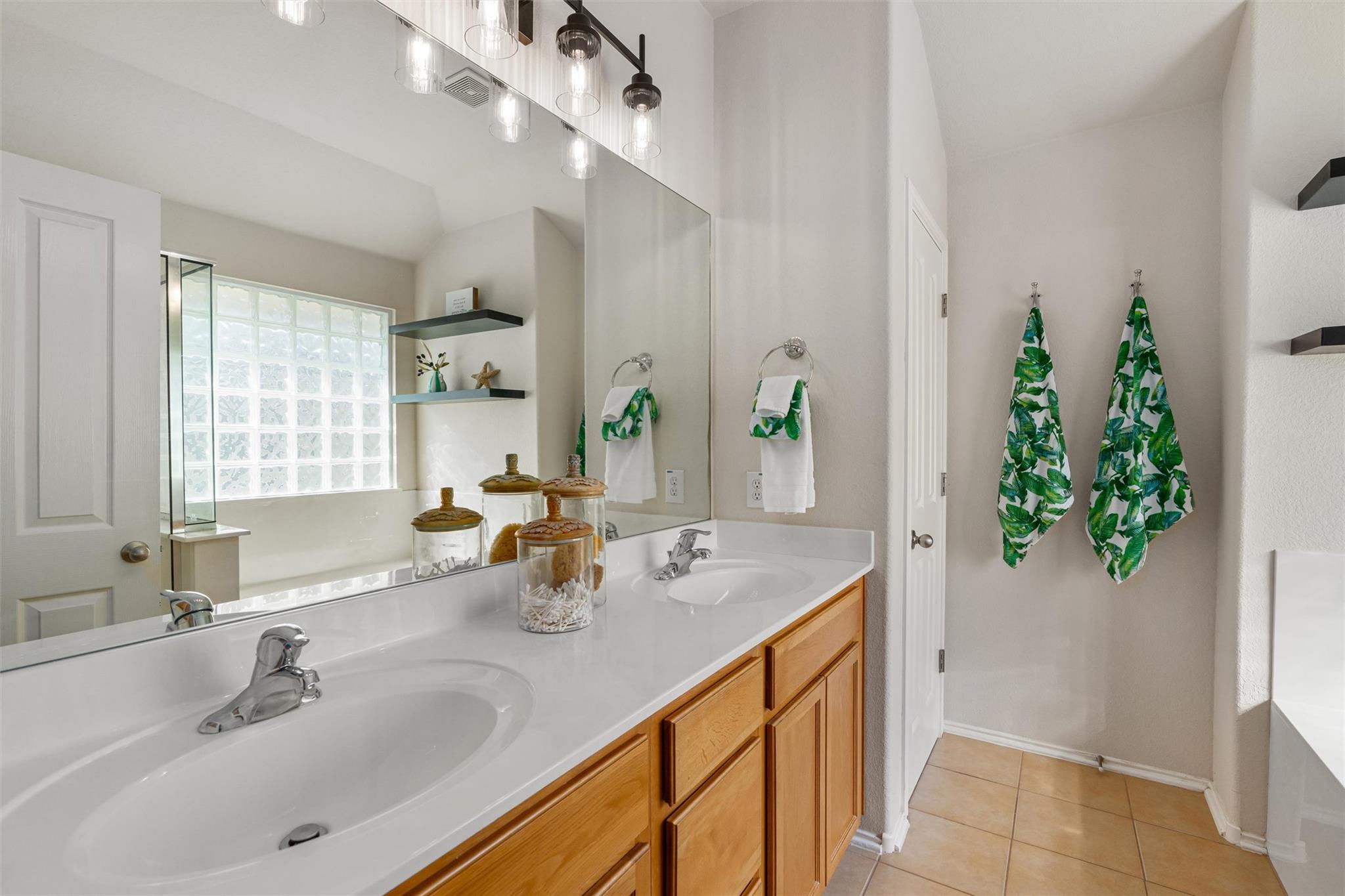 201 Prospector Ln, Liberty Hill, TX 78642