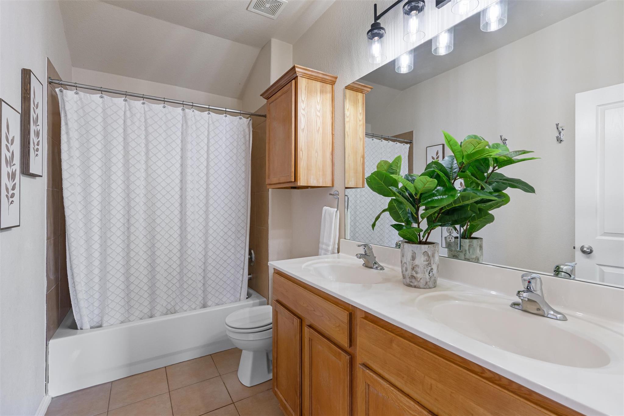 201 Prospector Ln, Liberty Hill, TX 78642