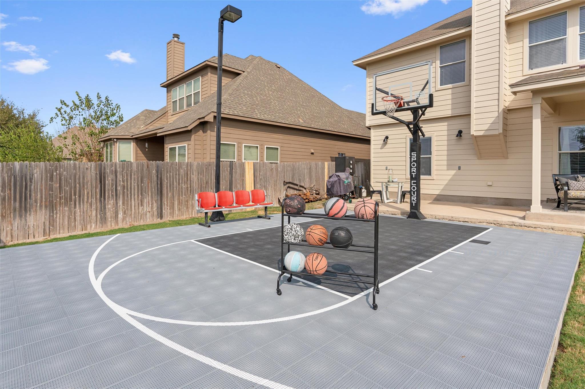 201 Prospector Ln, Liberty Hill, TX 78642