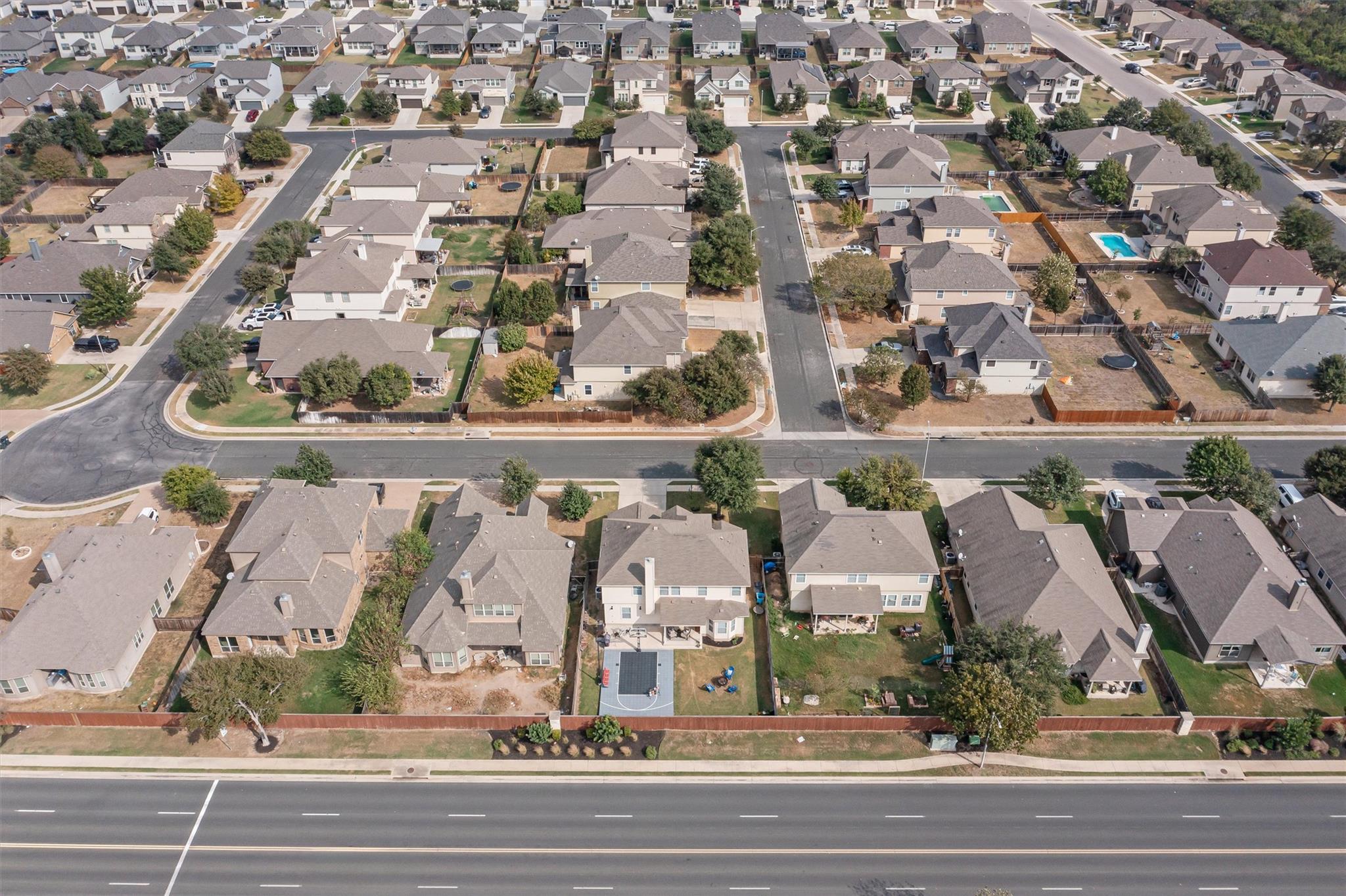 201 Prospector Ln, Liberty Hill, TX 78642