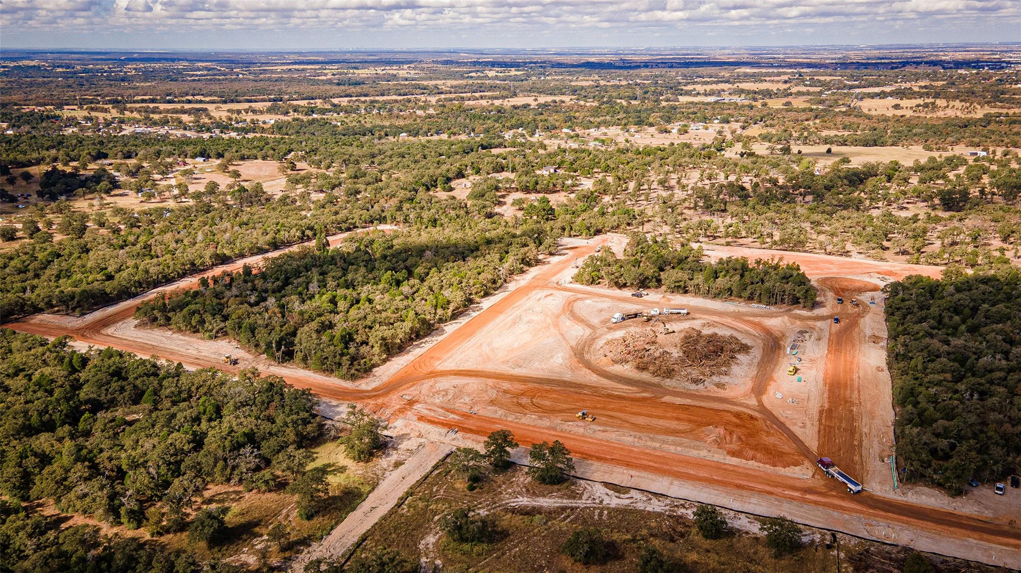 158 Los Robles Rd, Elgin, TX 78621