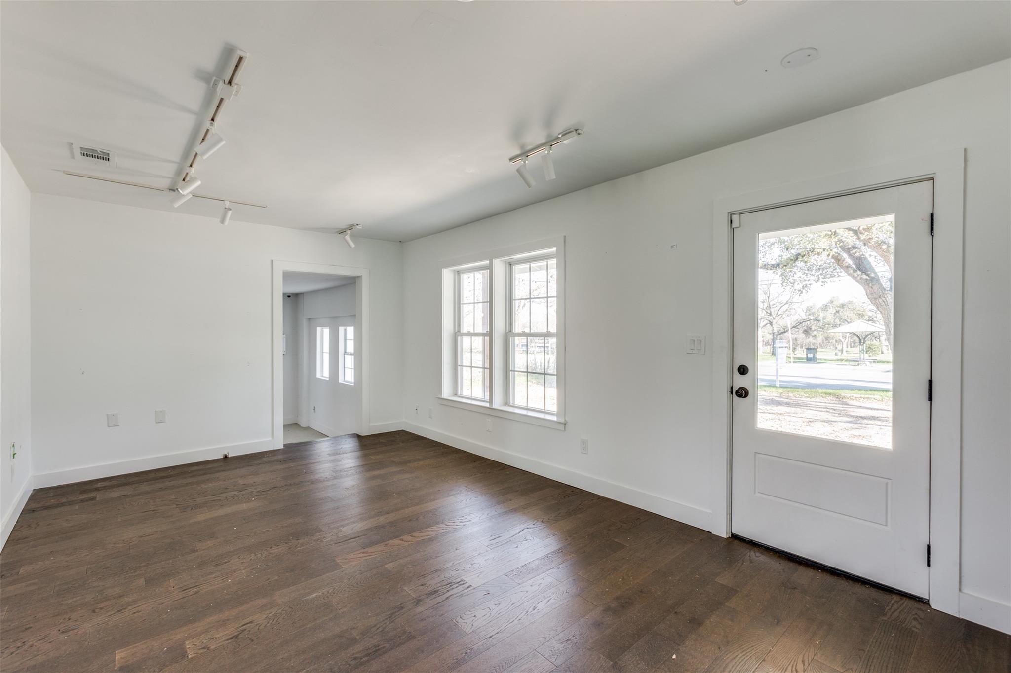 3908 Menchaca Dr, Austin, TX 78704