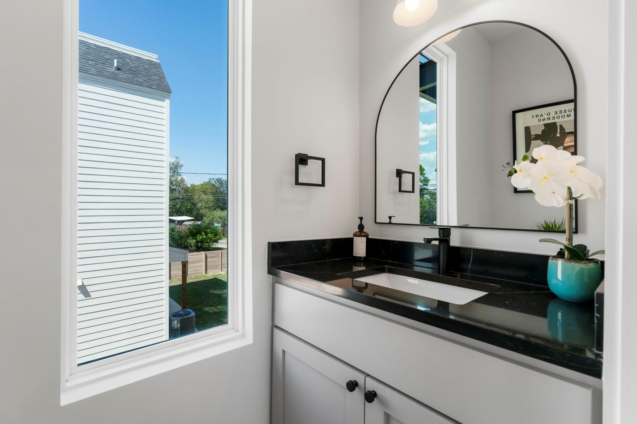 1167 Bedford St # 1, Austin, TX 78702