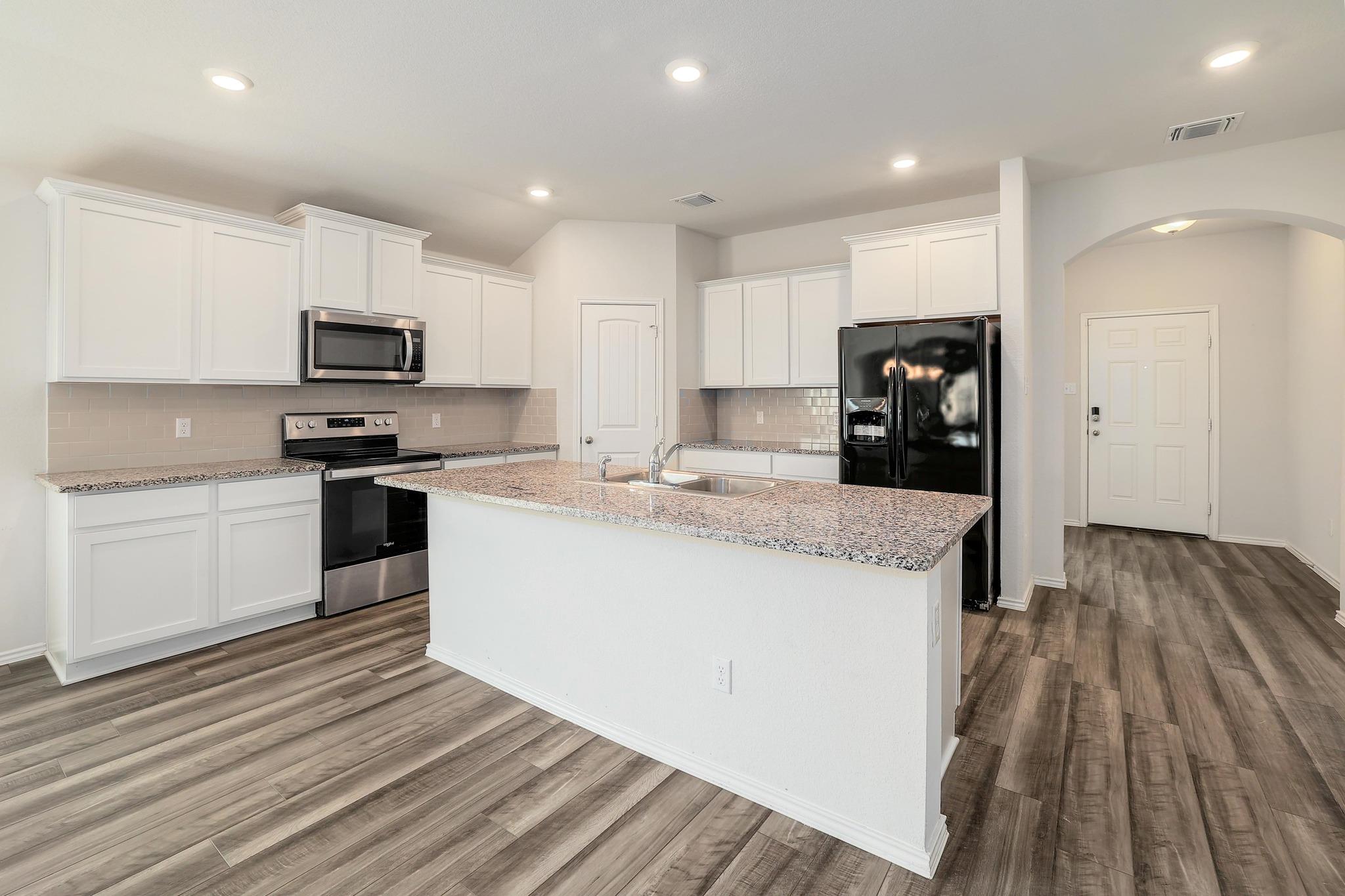 1828 T H Johnson Dr, Taylor, TX 76574